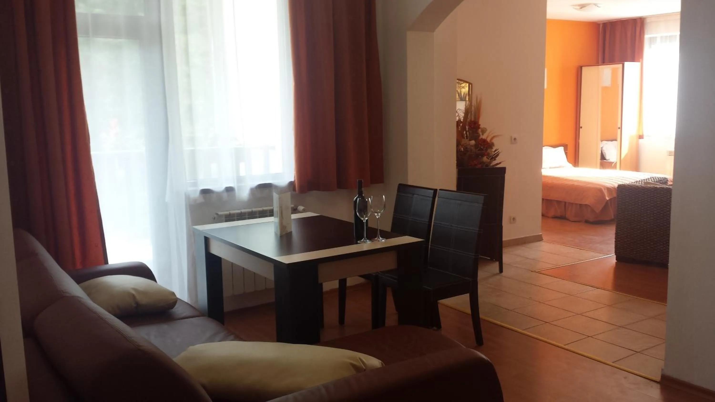 Living room, Bed in Apart Hotel Flora Residence Daisy