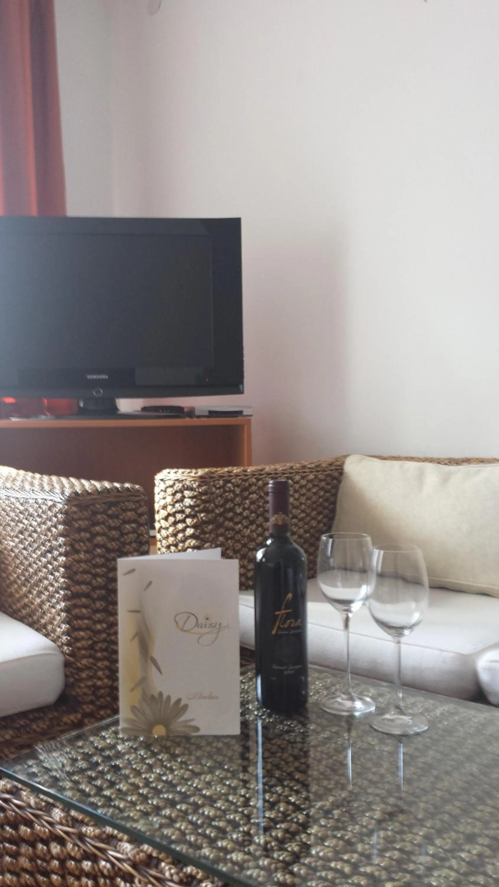 TV and multimedia in Apart Hotel Flora Residence Daisy