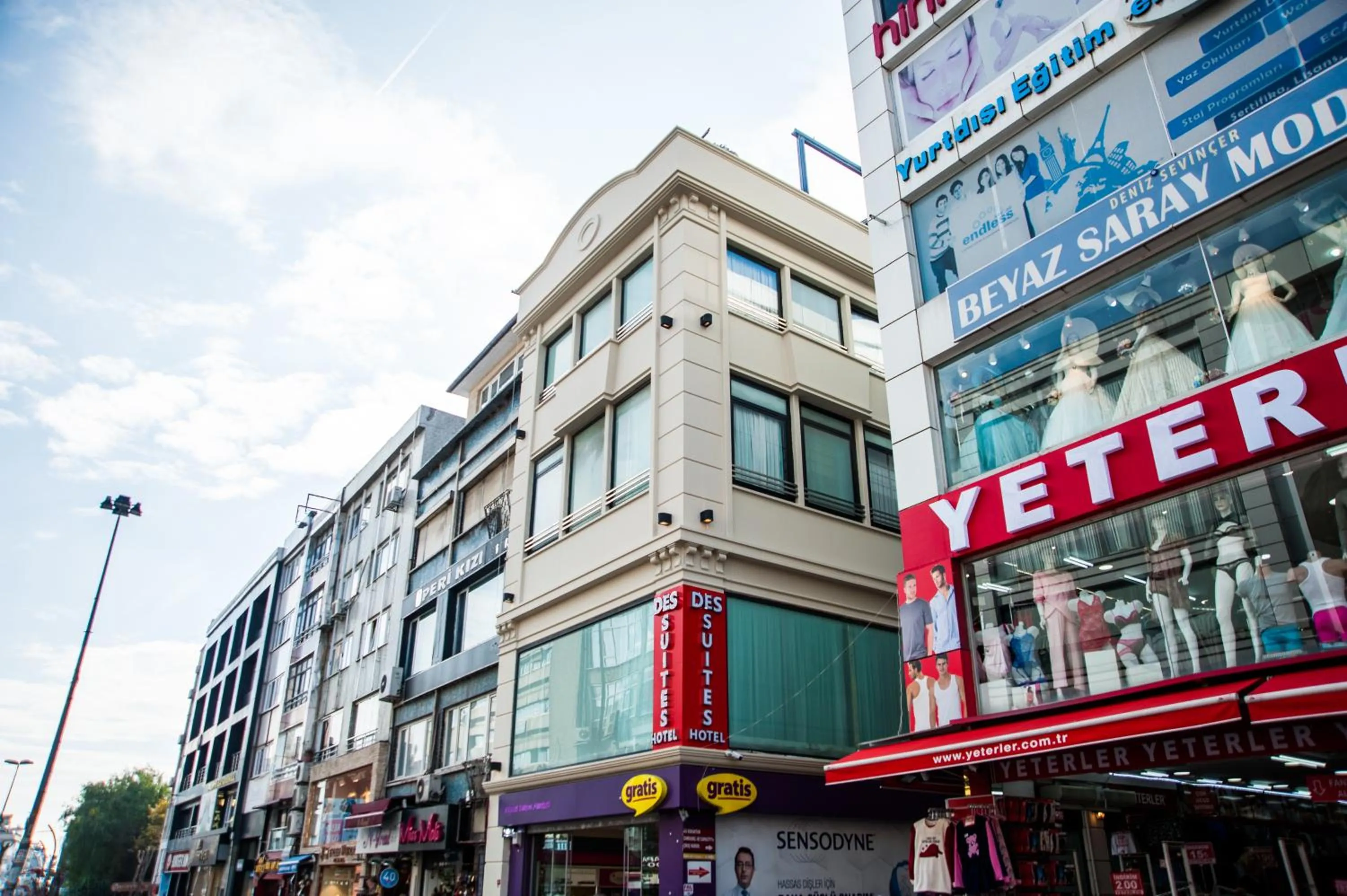 Property building in Bakırköy DES Suit Otel