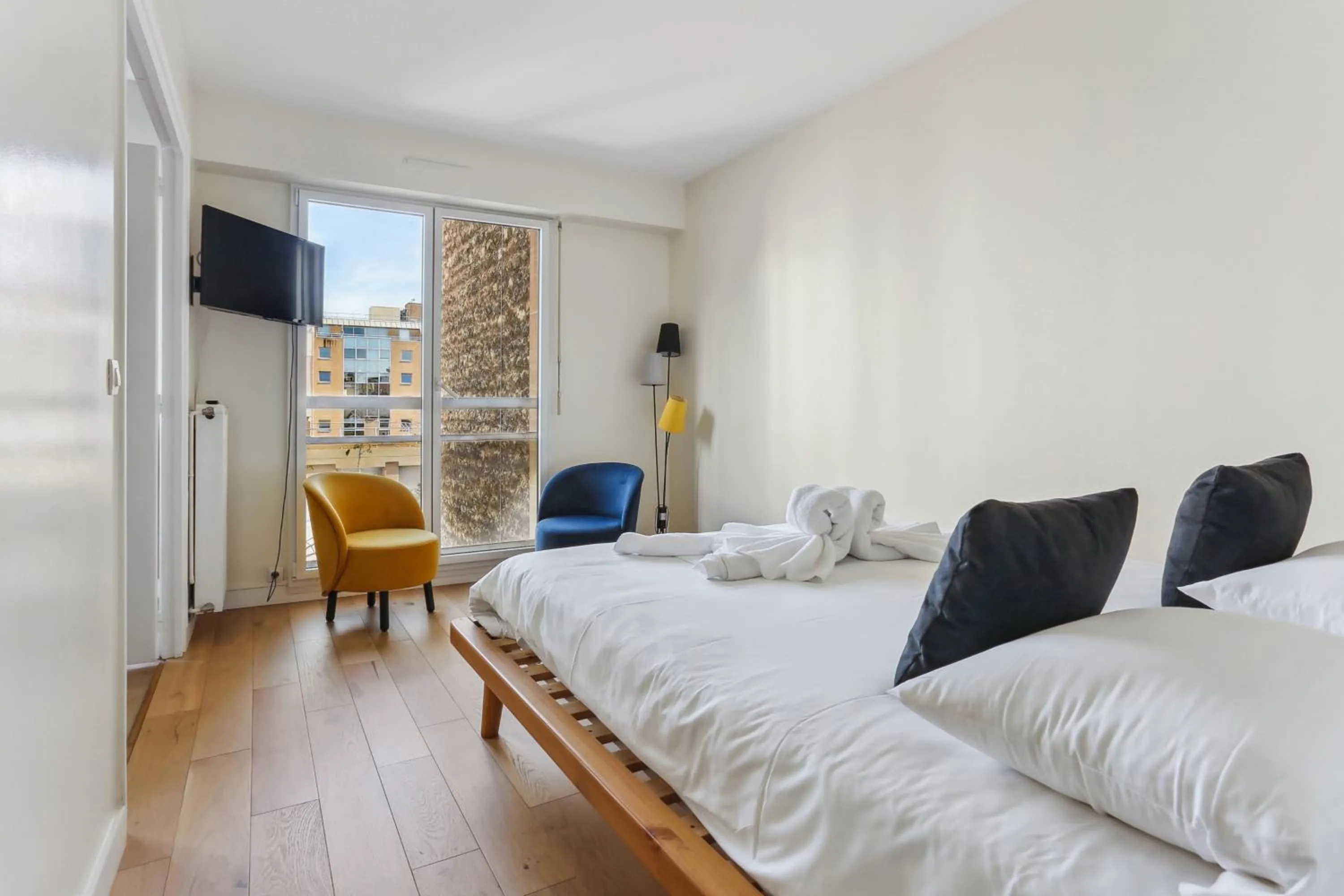 Bed in Résidence AURMAT - Appart - Hôtel - Boulogne - Paris