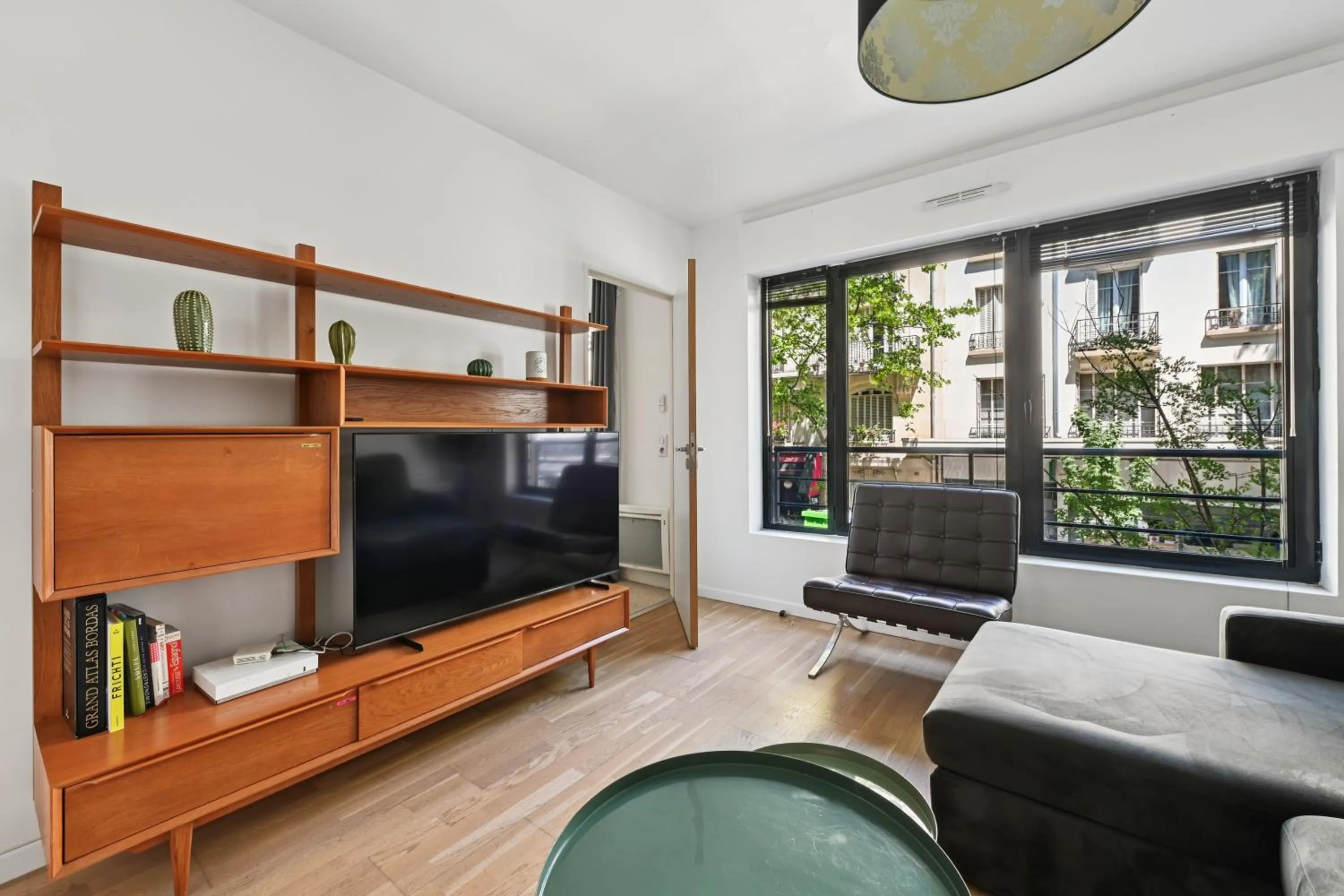 TV and multimedia in Résidence AURMAT - Appart - Hôtel - Boulogne - Paris