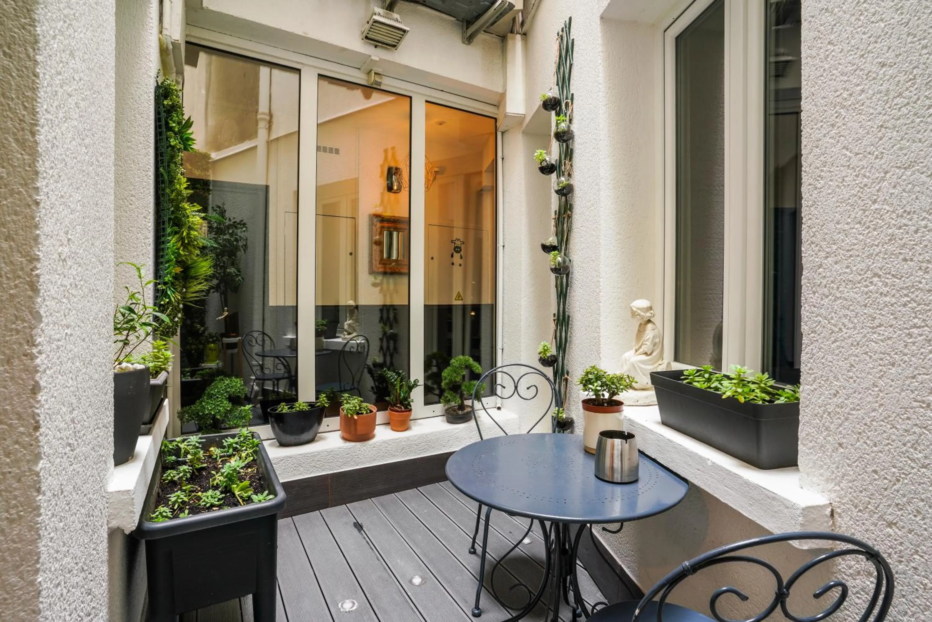 Patio in Résidence AURMAT - Appart - Hôtel - Boulogne - Paris