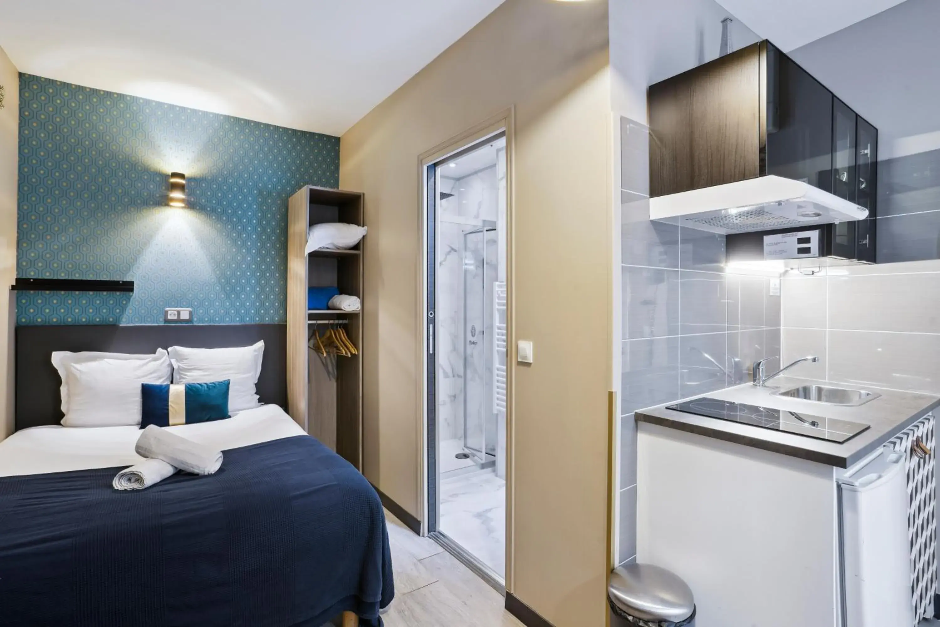 Photo of the whole room, Bed in Résidence AURMAT - Appart - Hôtel - Boulogne - Paris Photo of the whole room, Bed in Résidence AURMAT - Appart - Hôtel - Boulogne - Paris