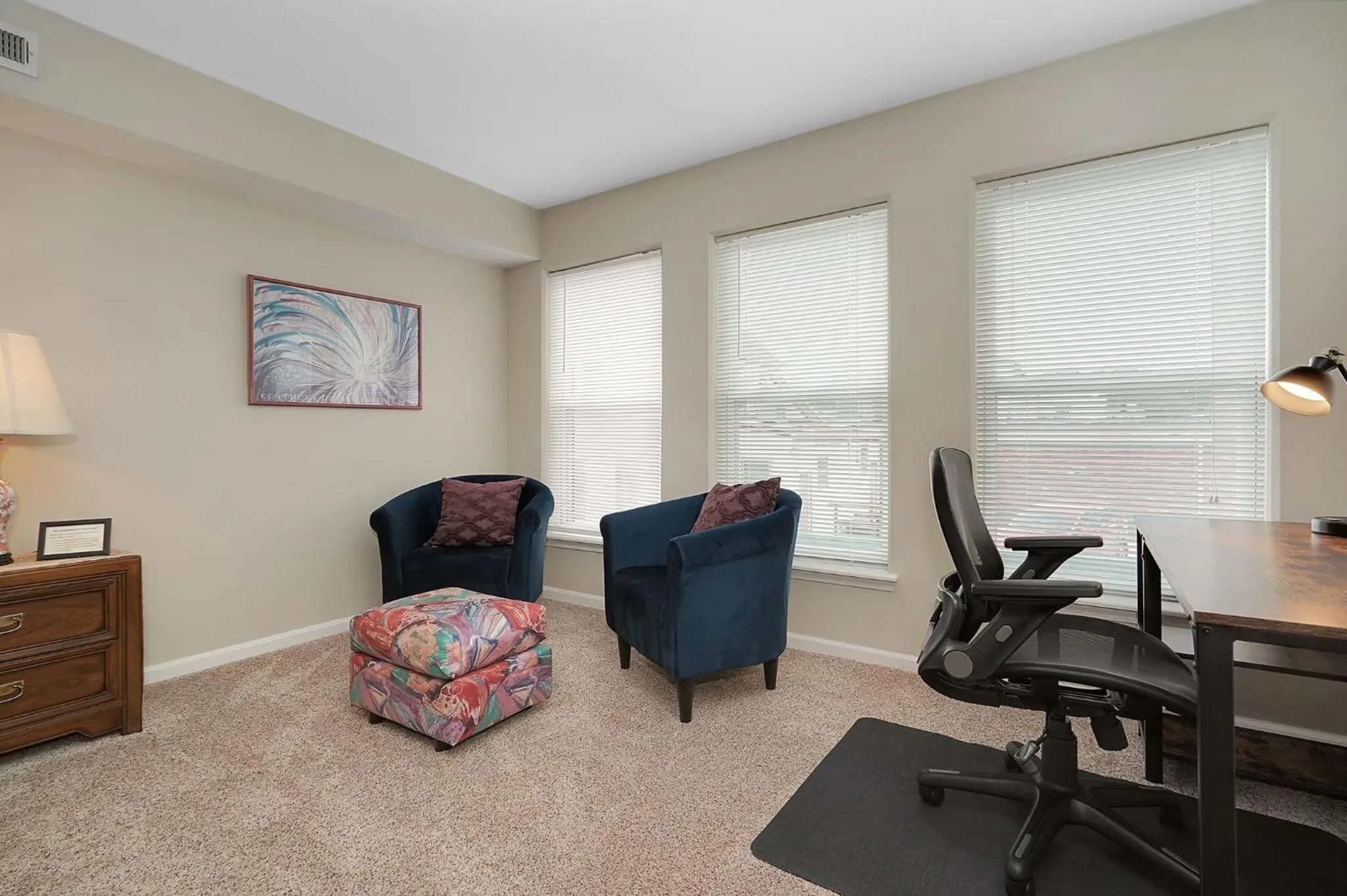 Lux Townhouse, Walk to All, Sleeps 6 Adults