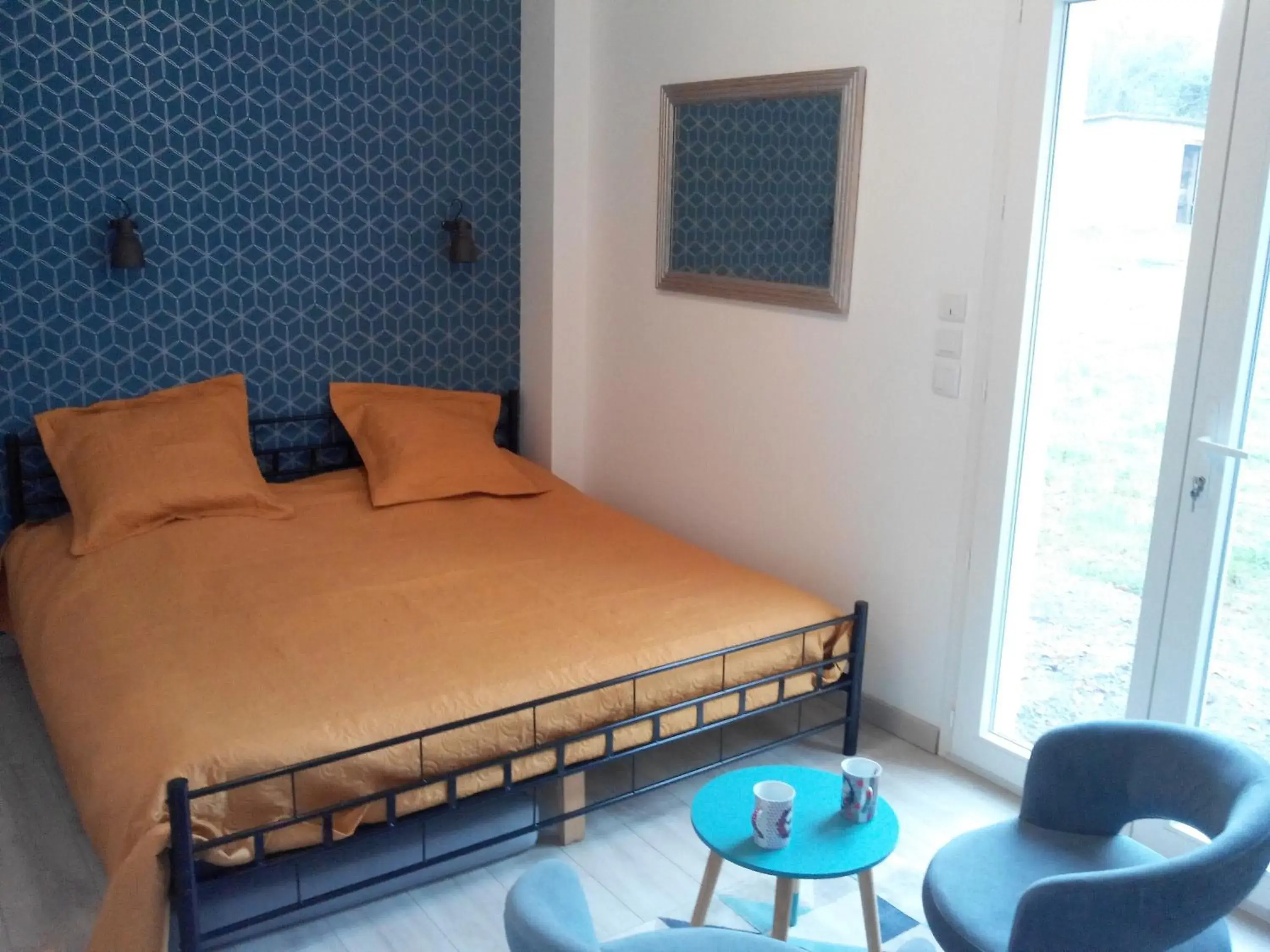 Double Room with Garden View - single occupancy in Chambres d'hôtes à Raveau Double Room with Garden View - single occupancy in Chambres d'hôtes à Raveau