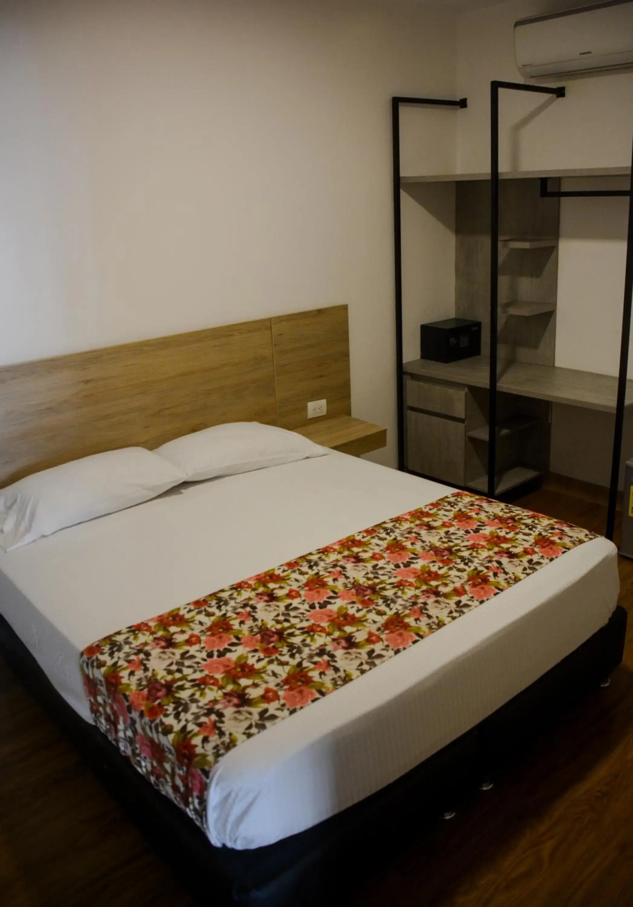 Standard Double Room in Hotel Poma Rosa Standard Double Room in Hotel Poma Rosa