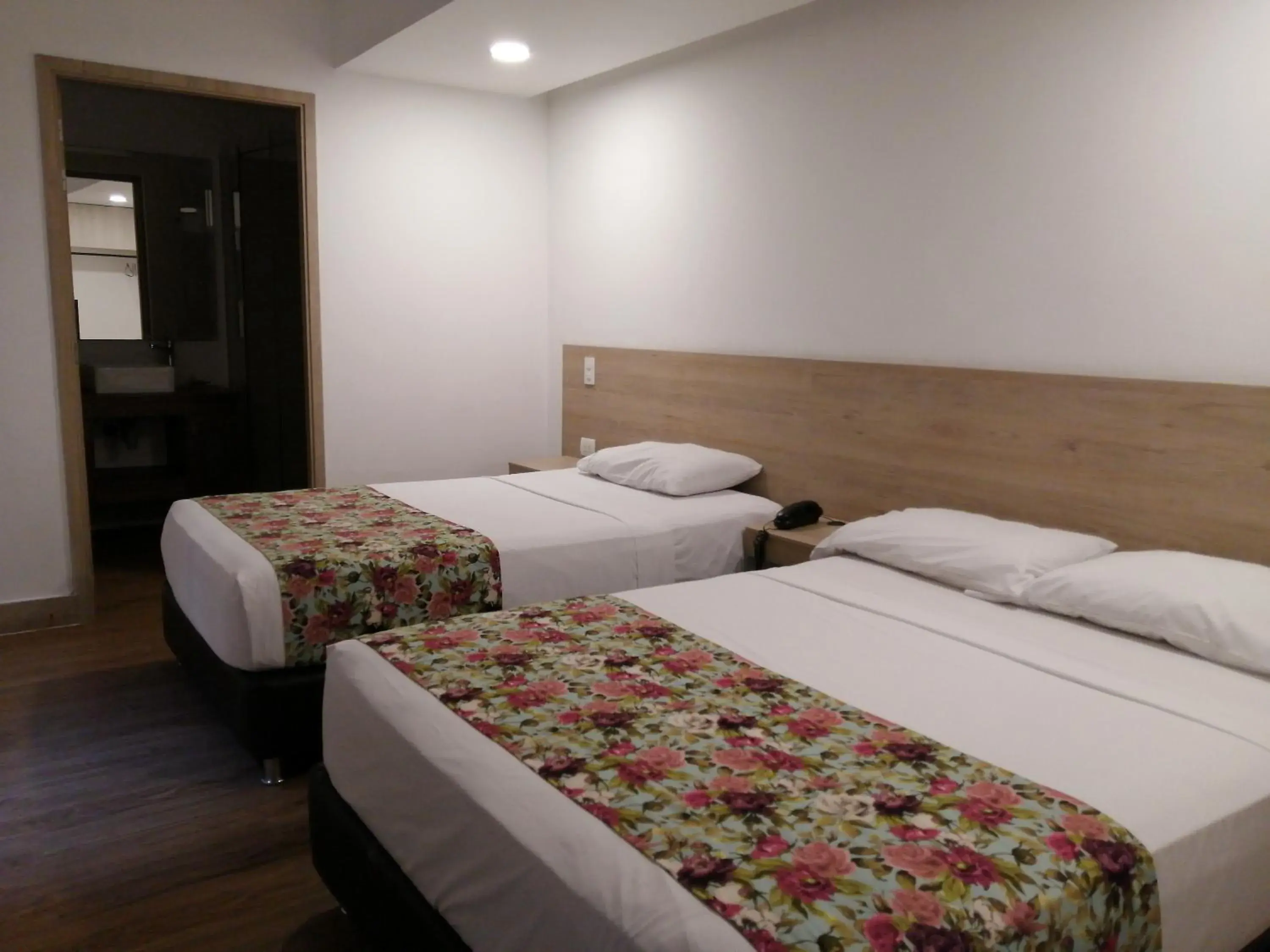 Double Room with Two Double Beds in Hotel Poma Rosa Double Room with Two Double Beds in Hotel Poma Rosa