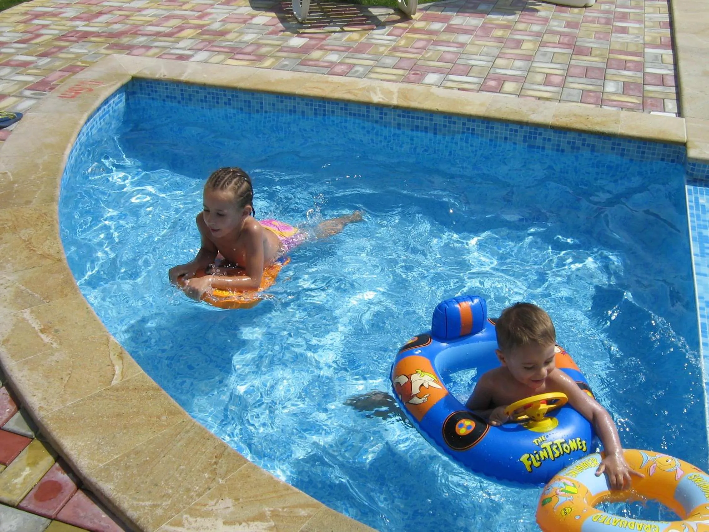 Swimming pool in Sea Park Homes Neshkov