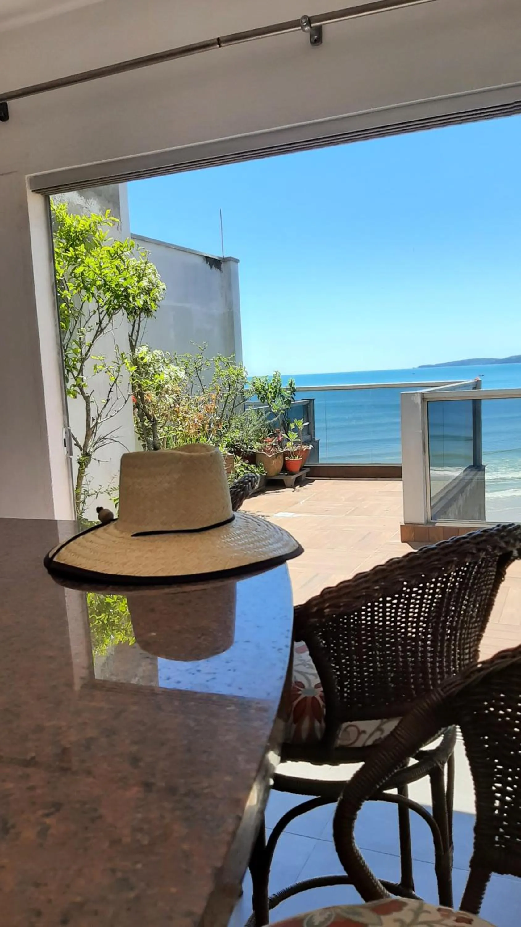 BBQ facilities in Itapema-Meia Praia- 3 quartos - Frente Mar!