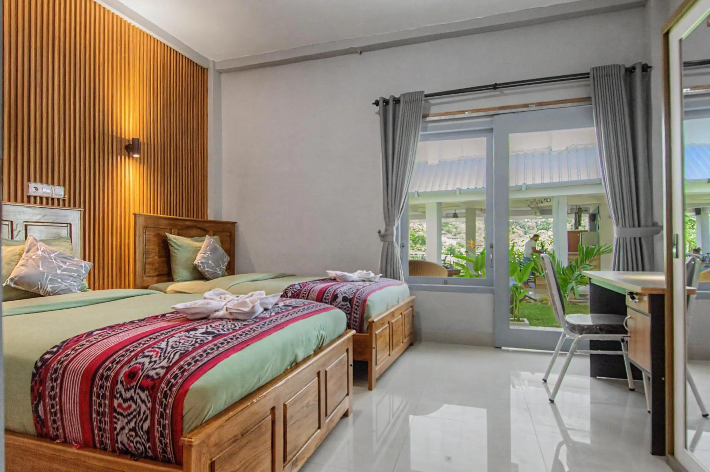 Bedroom, Bed in Hotel Bonne Nuit