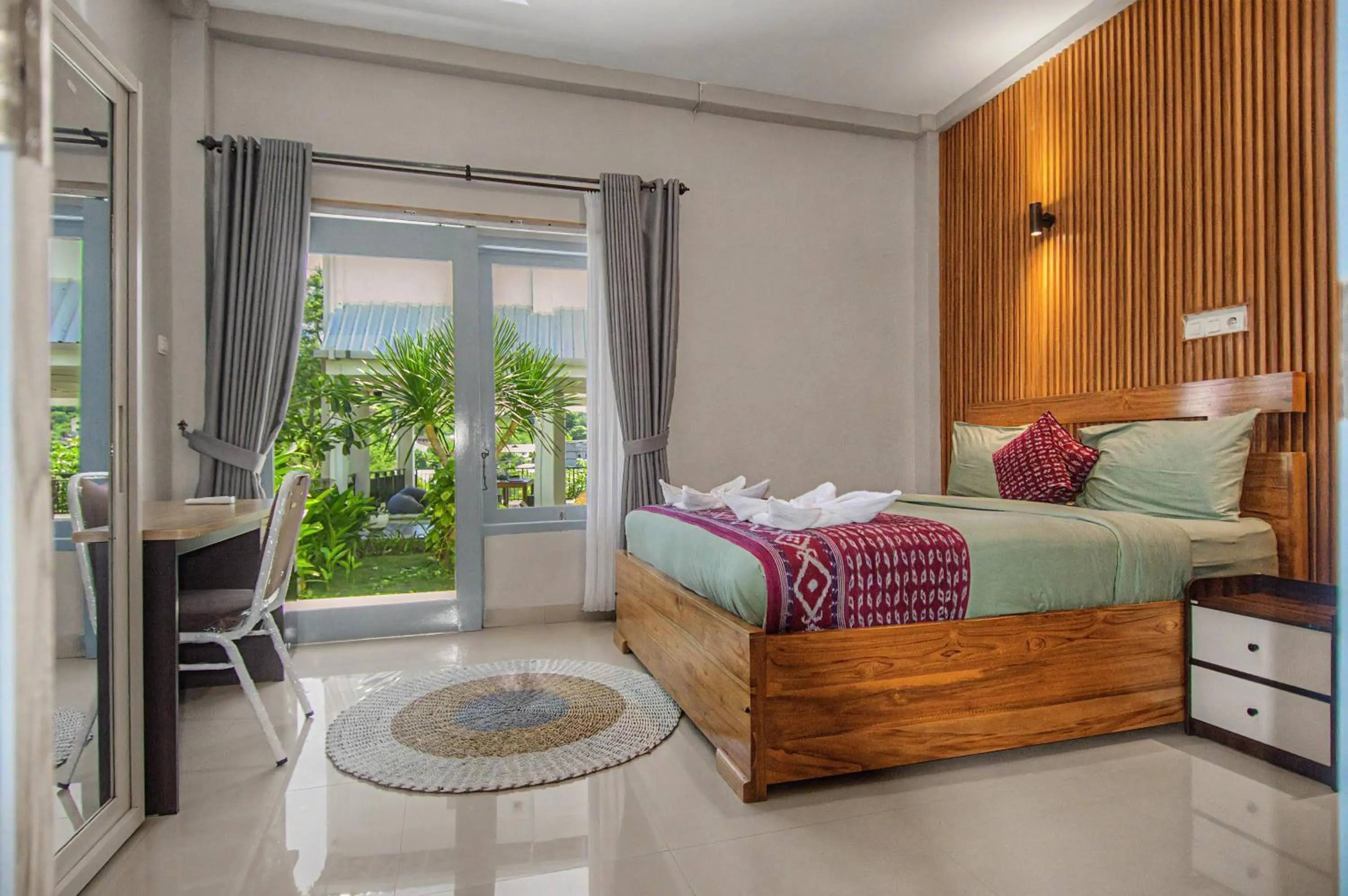 Bedroom, Bed in Hotel Bonne Nuit