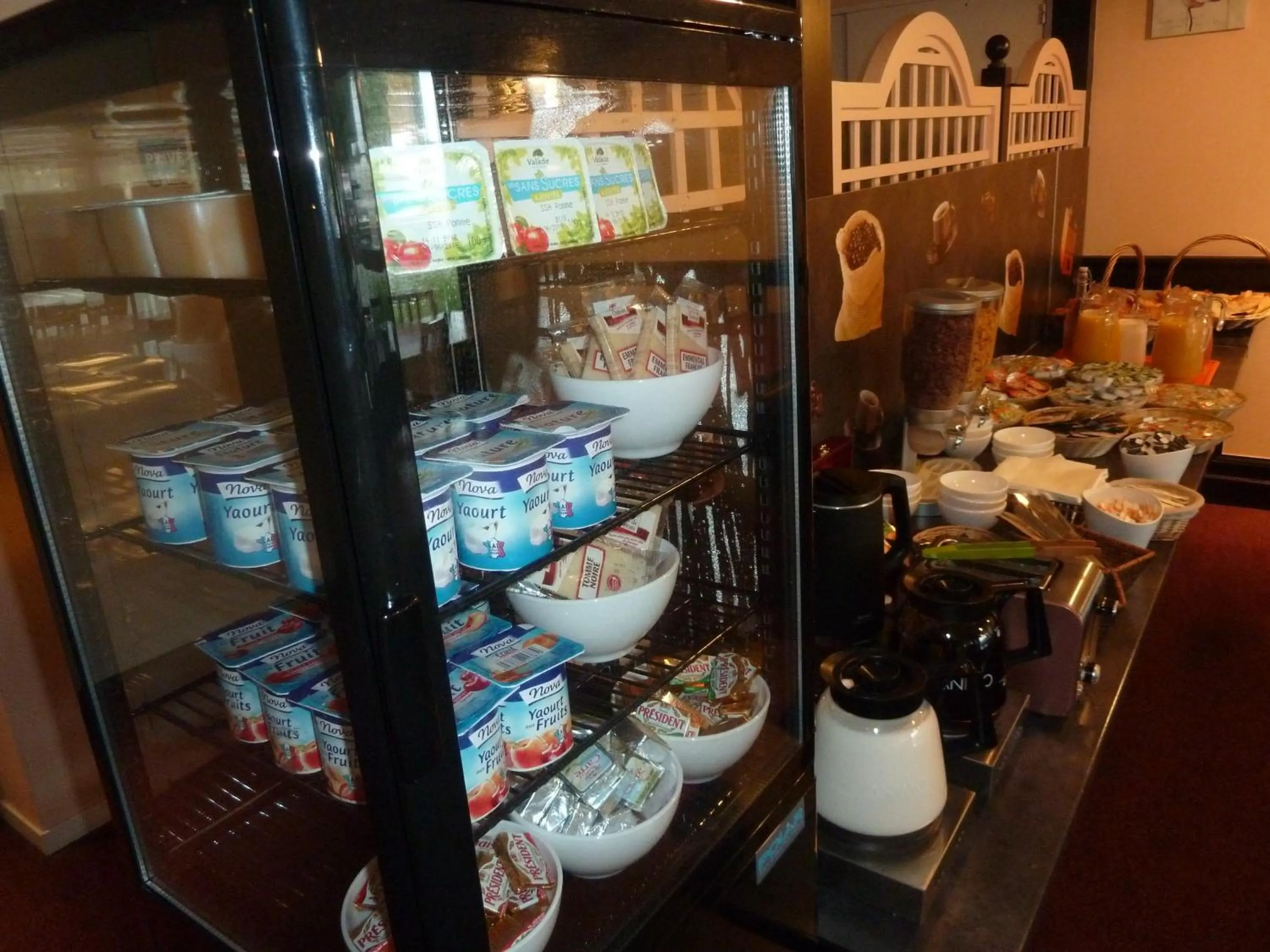 Buffet breakfast in Quick Palace Poitiers