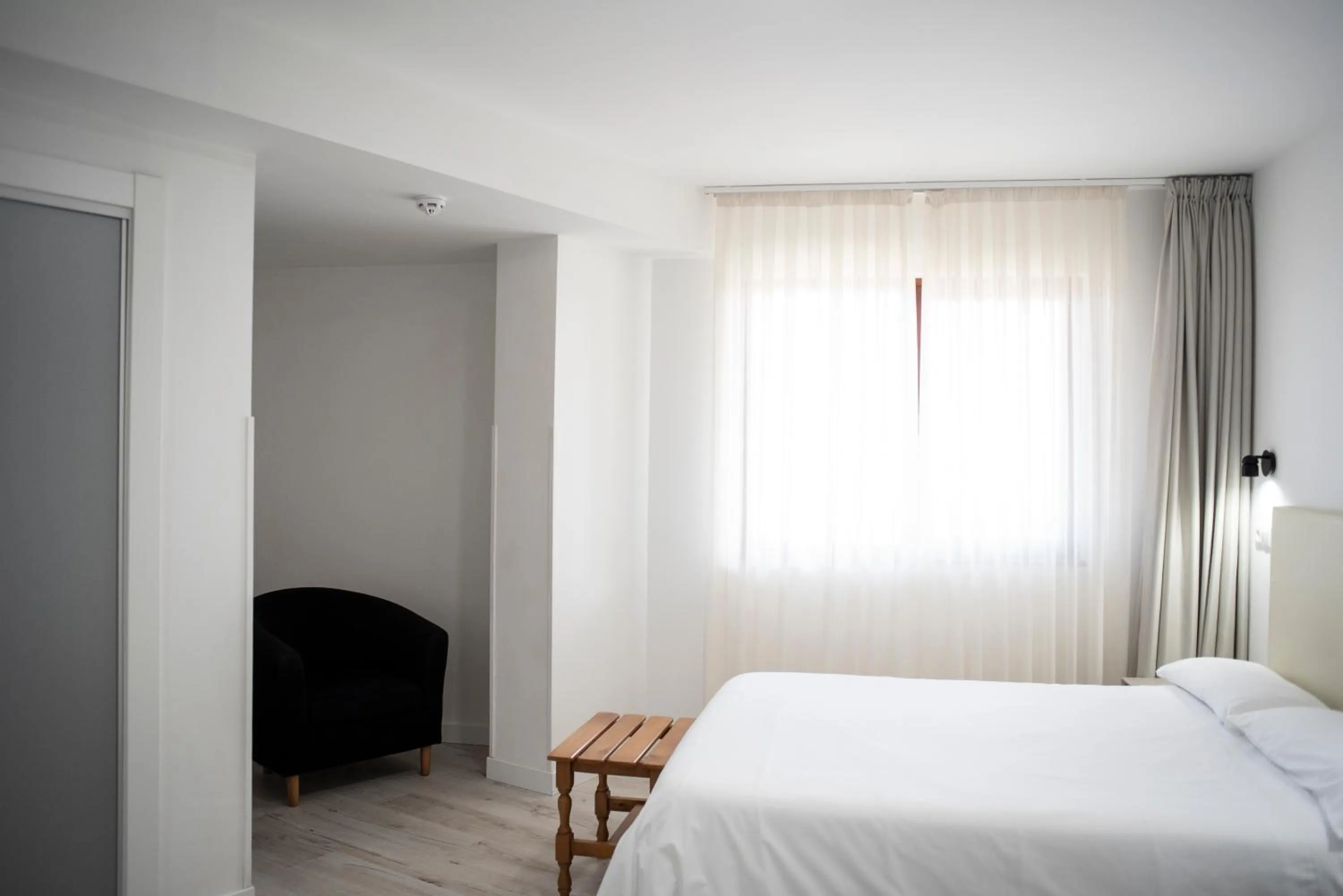Bedroom in Hotel Montañés