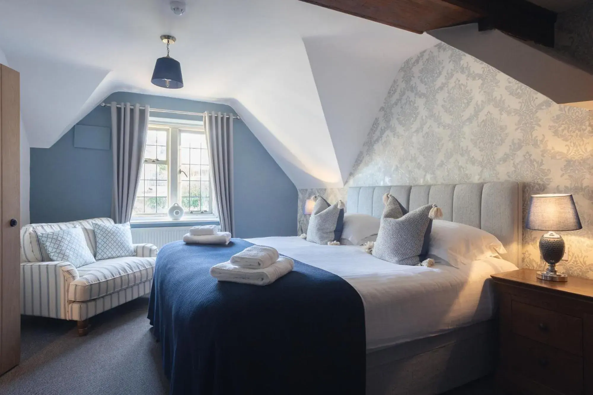 Bedroom, Bed in The Lamb Inn Bedroom, Bed in The Lamb Inn