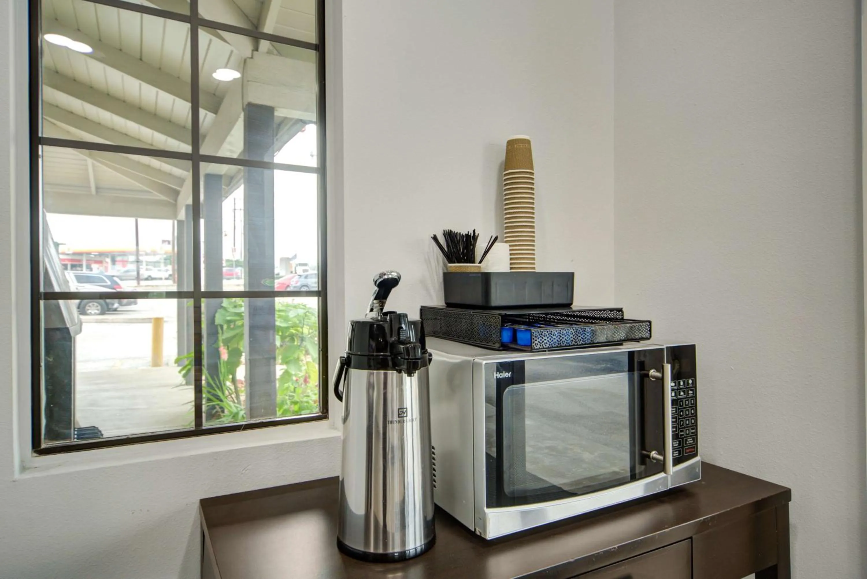 Restaurant/places to eat in Motel 6 San Antonio, TX I-35 North Corridor