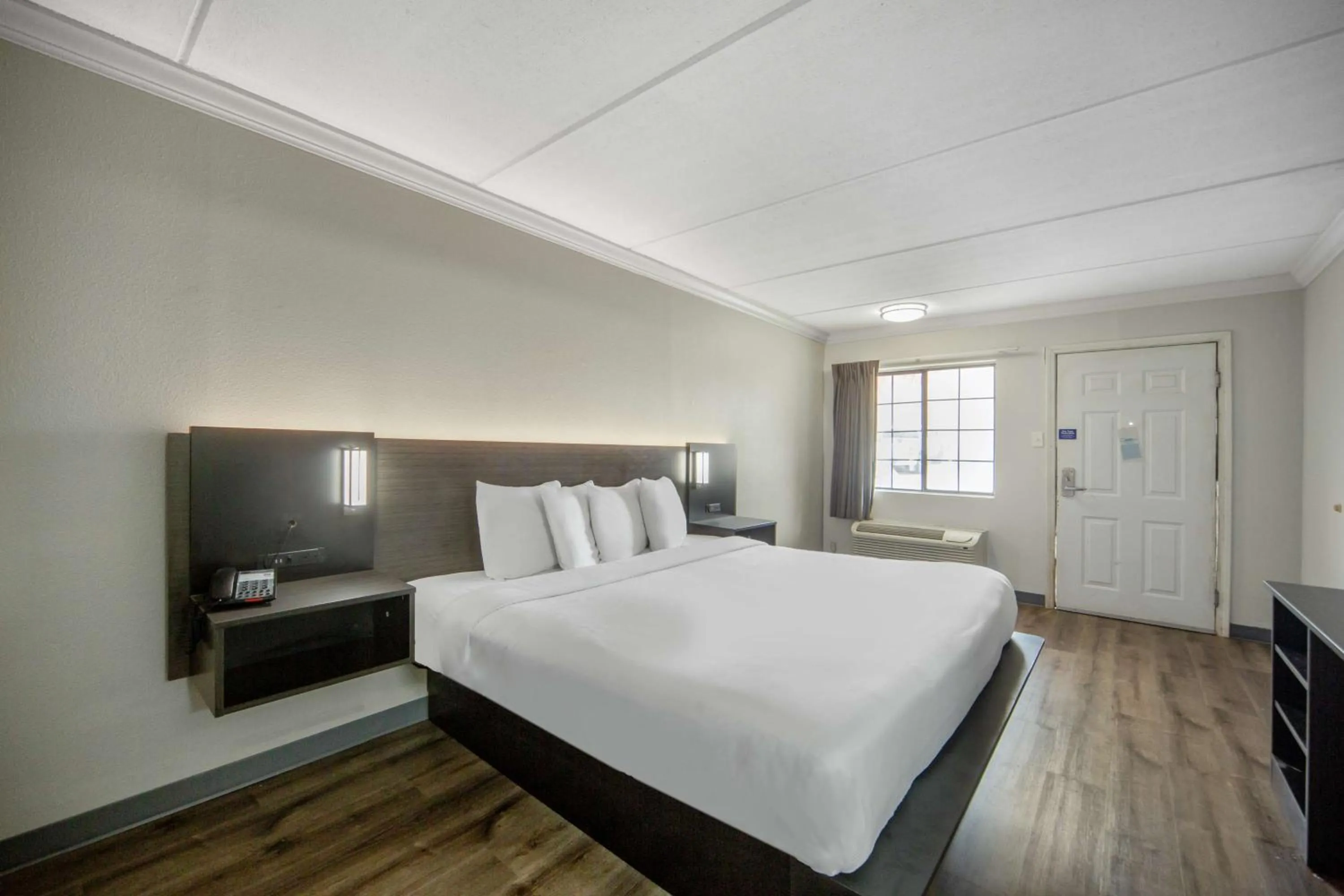 Bedroom, Bed in Motel 6 San Antonio, TX I-35 North Corridor