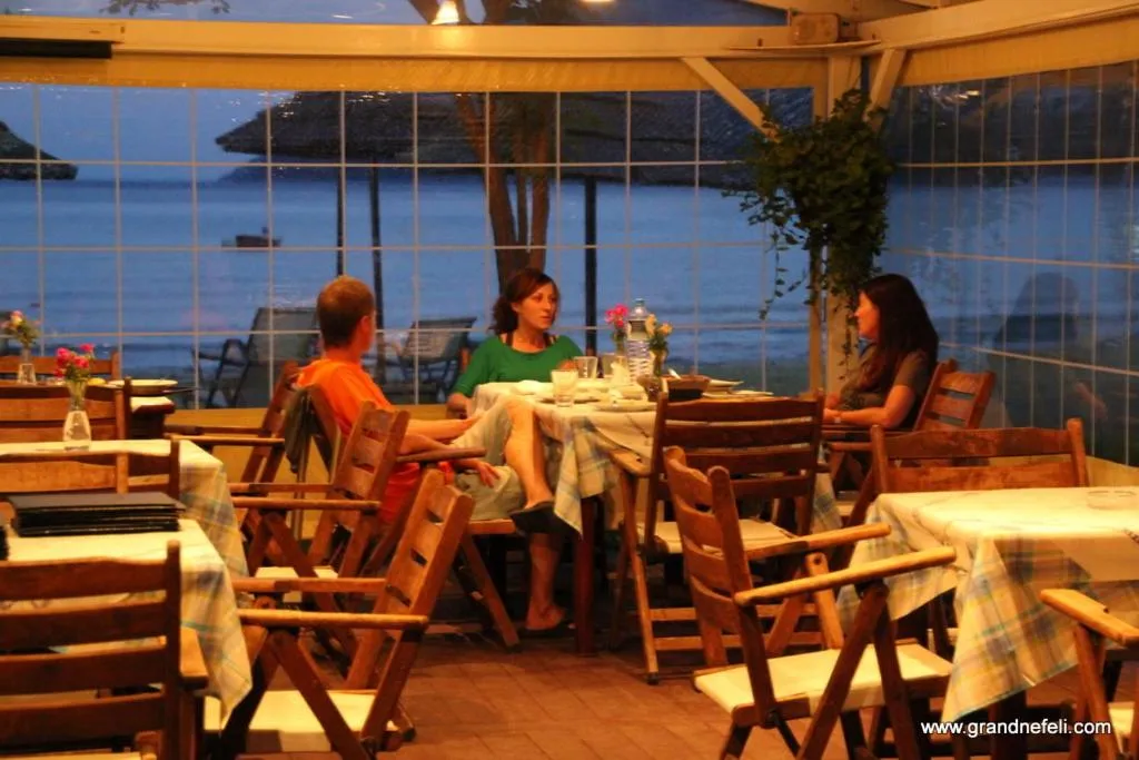 Restaurant/places to eat in Nefeli Wind Club