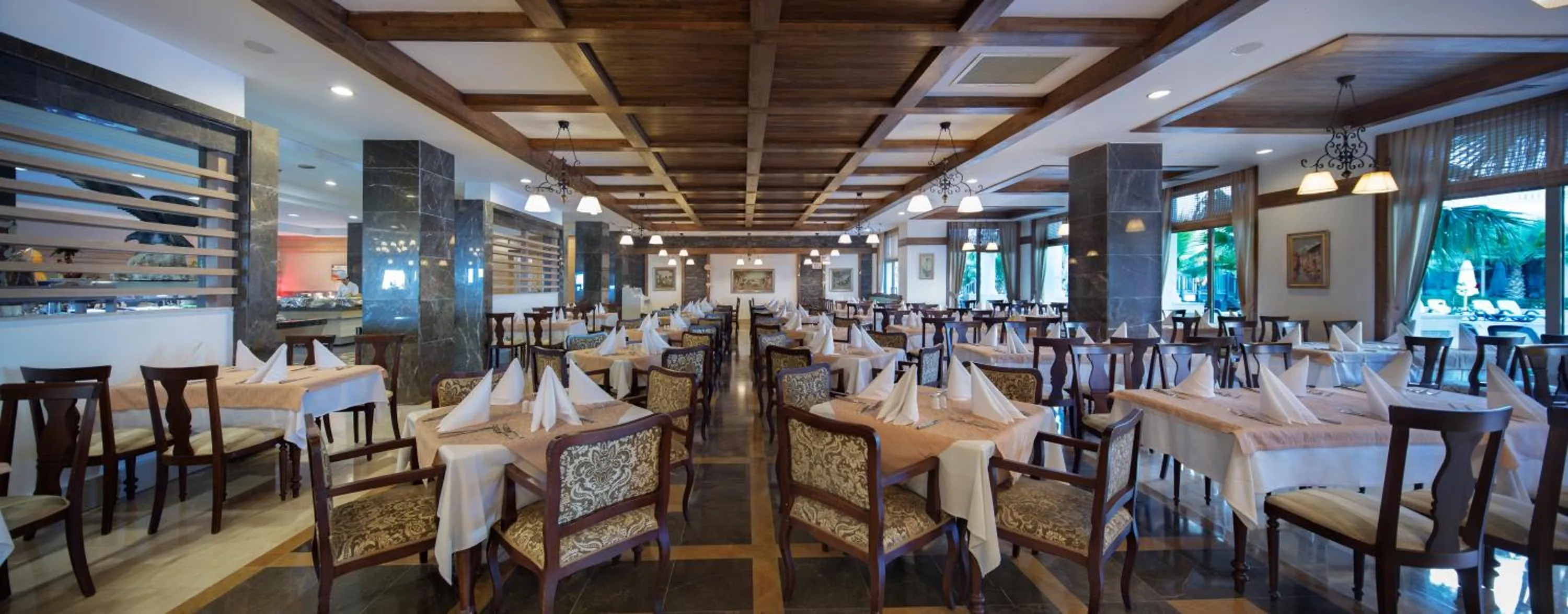 Restaurant/places to eat in Alba Queen Hotel - Ultra All Inclusive