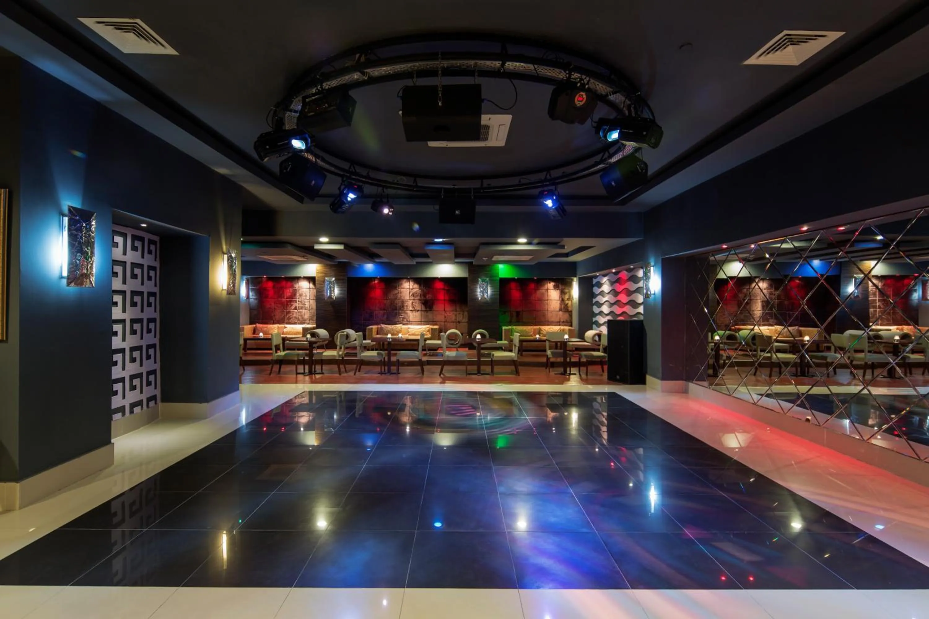 Evening entertainment in Alba Queen Hotel - Ultra All Inclusive