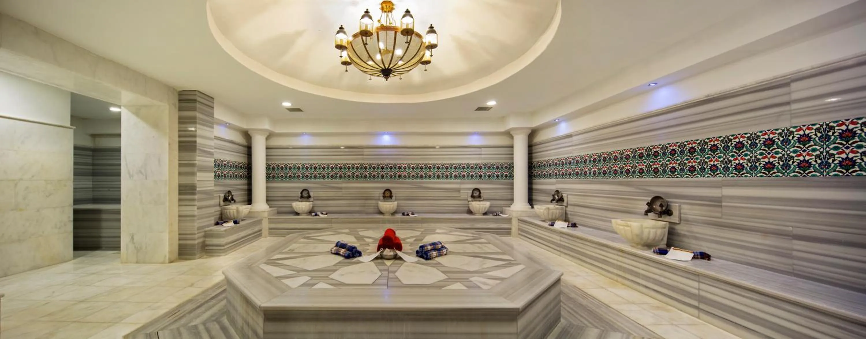 Public Bath in Alba Queen Hotel - Ultra All Inclusive