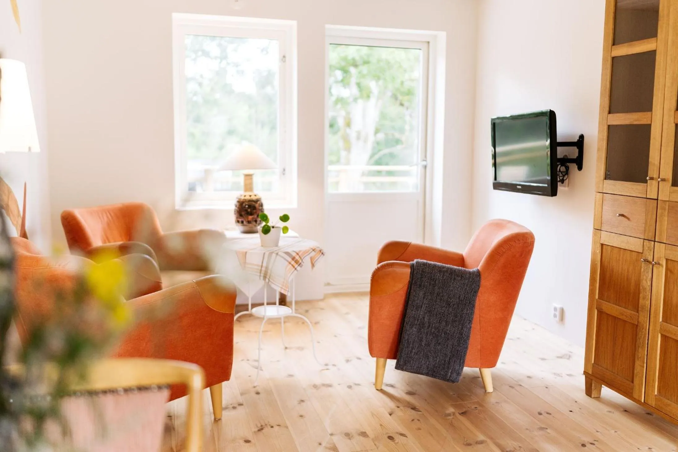 Living room in Ödevata Gårdshotell