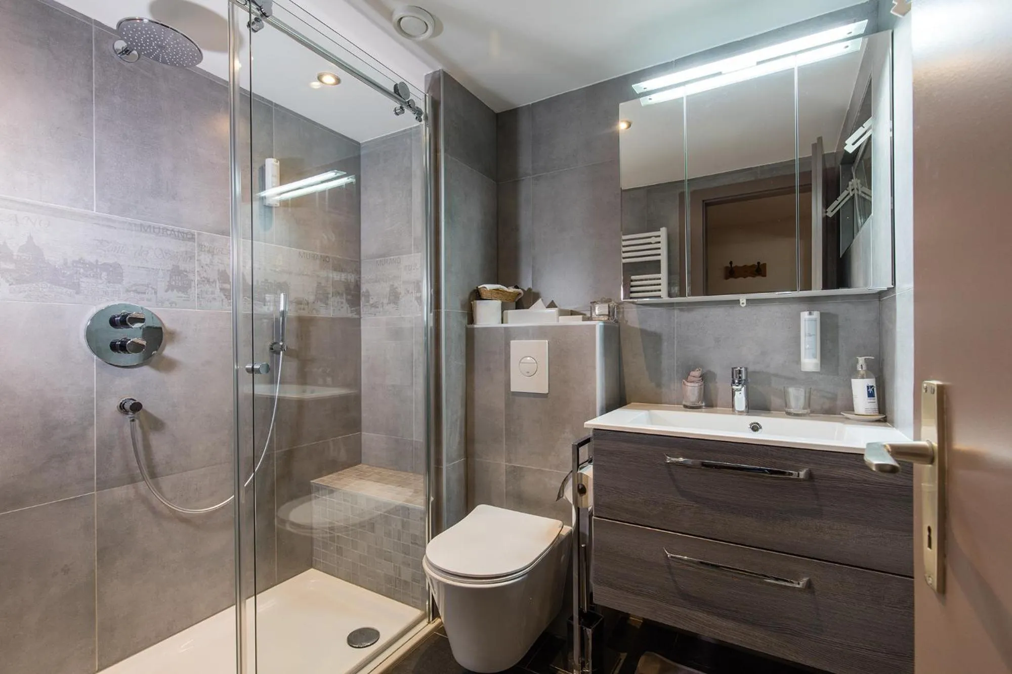 Shower in Hotel Ad'Eldorado