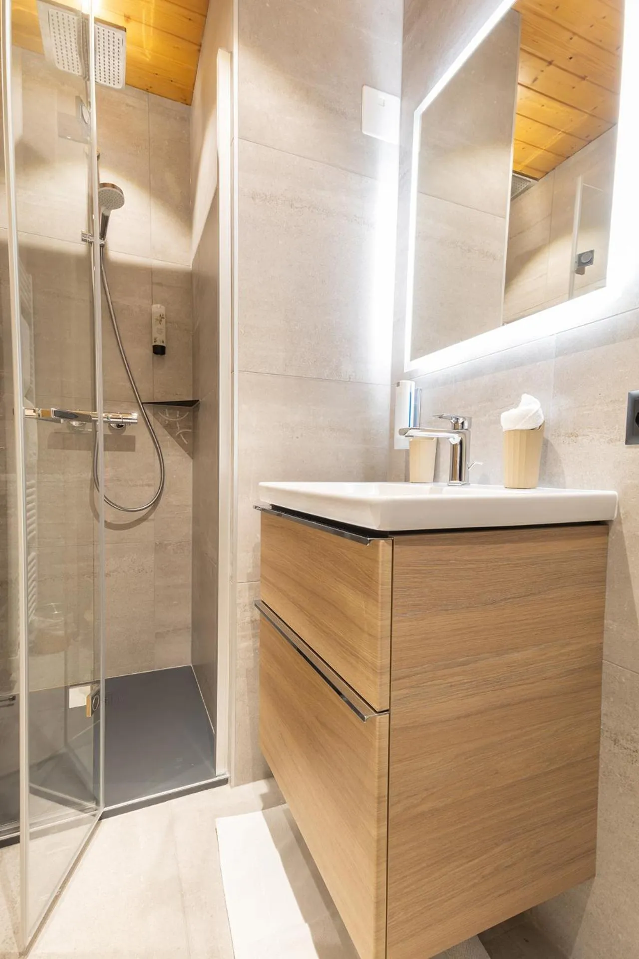 Shower in Hotel Ad'Eldorado