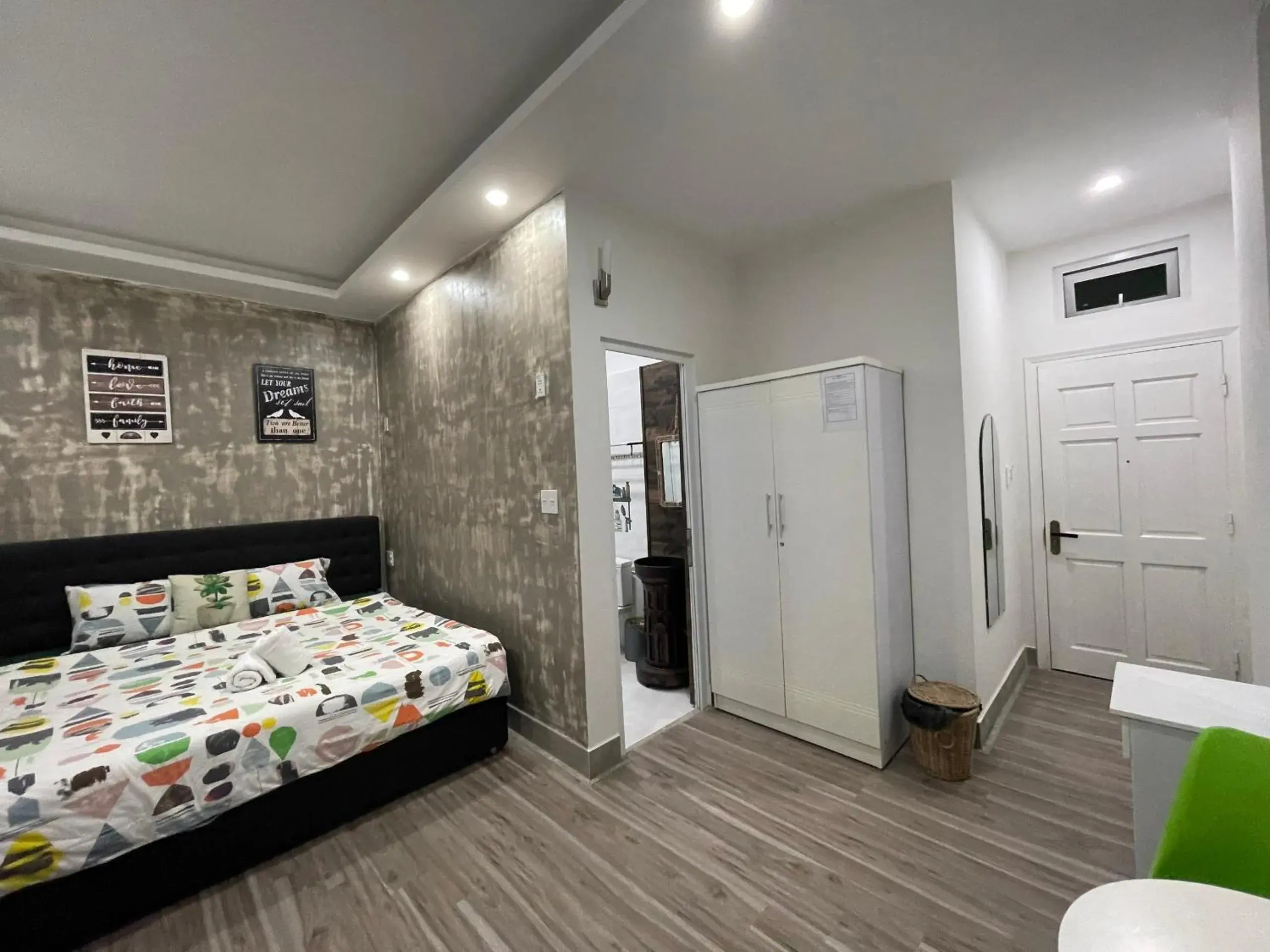 Deluxe Double Room with Balcony in Lucas Inn Deluxe Double Room with Balcony in Lucas Inn