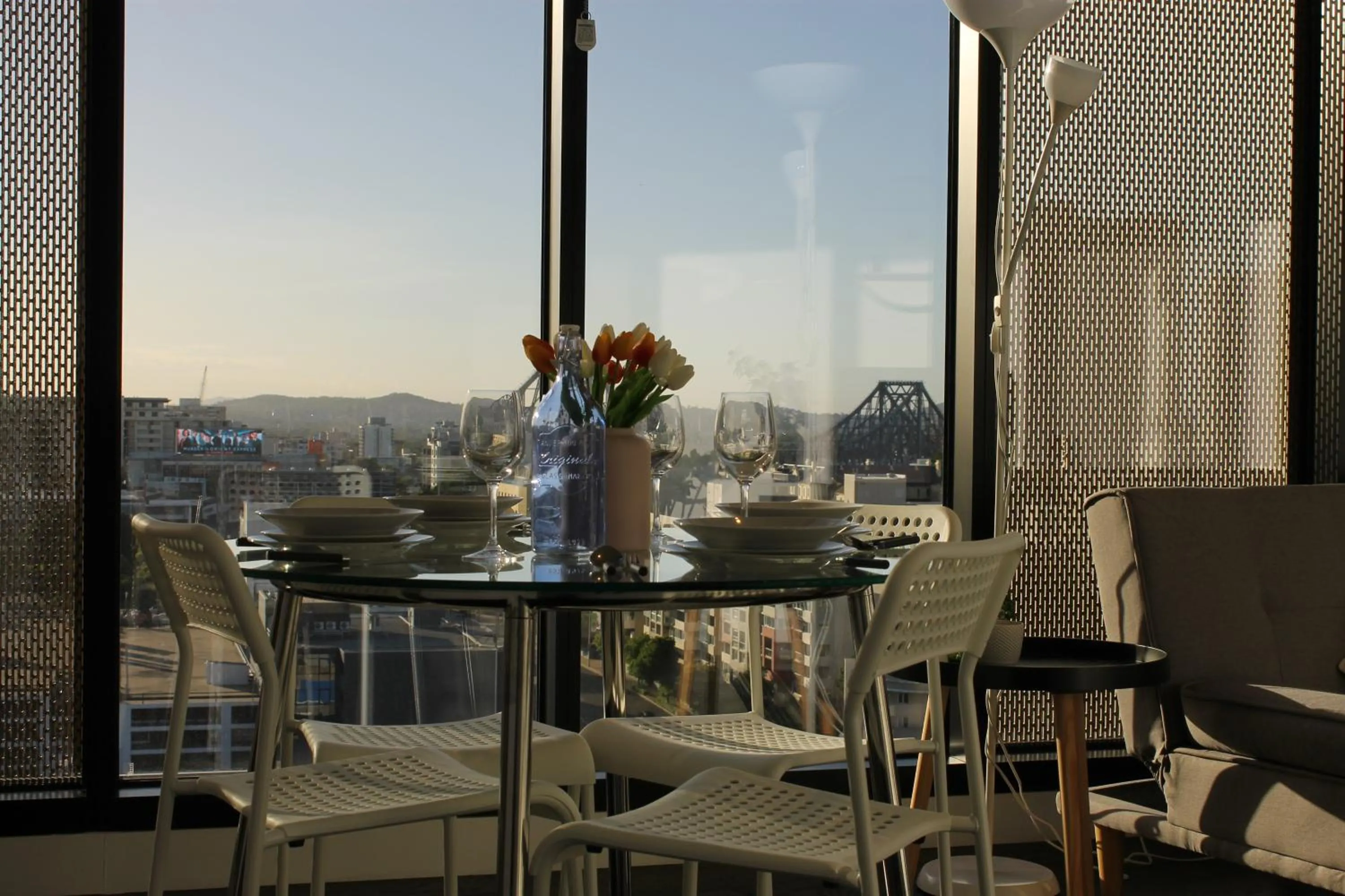 Spectacular Views of CBD by FV with Free Car Park