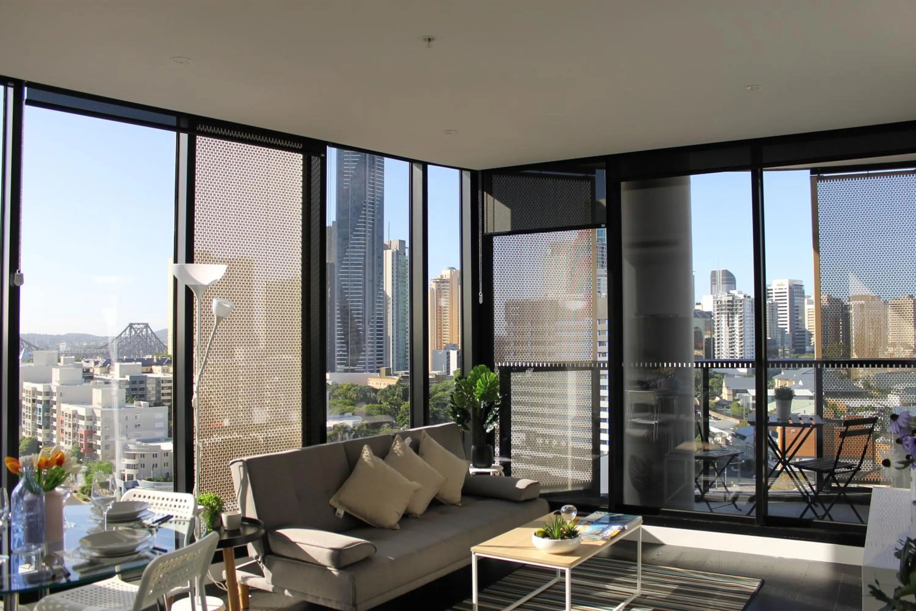 Spectacular Views of CBD by FV with Free Car Park