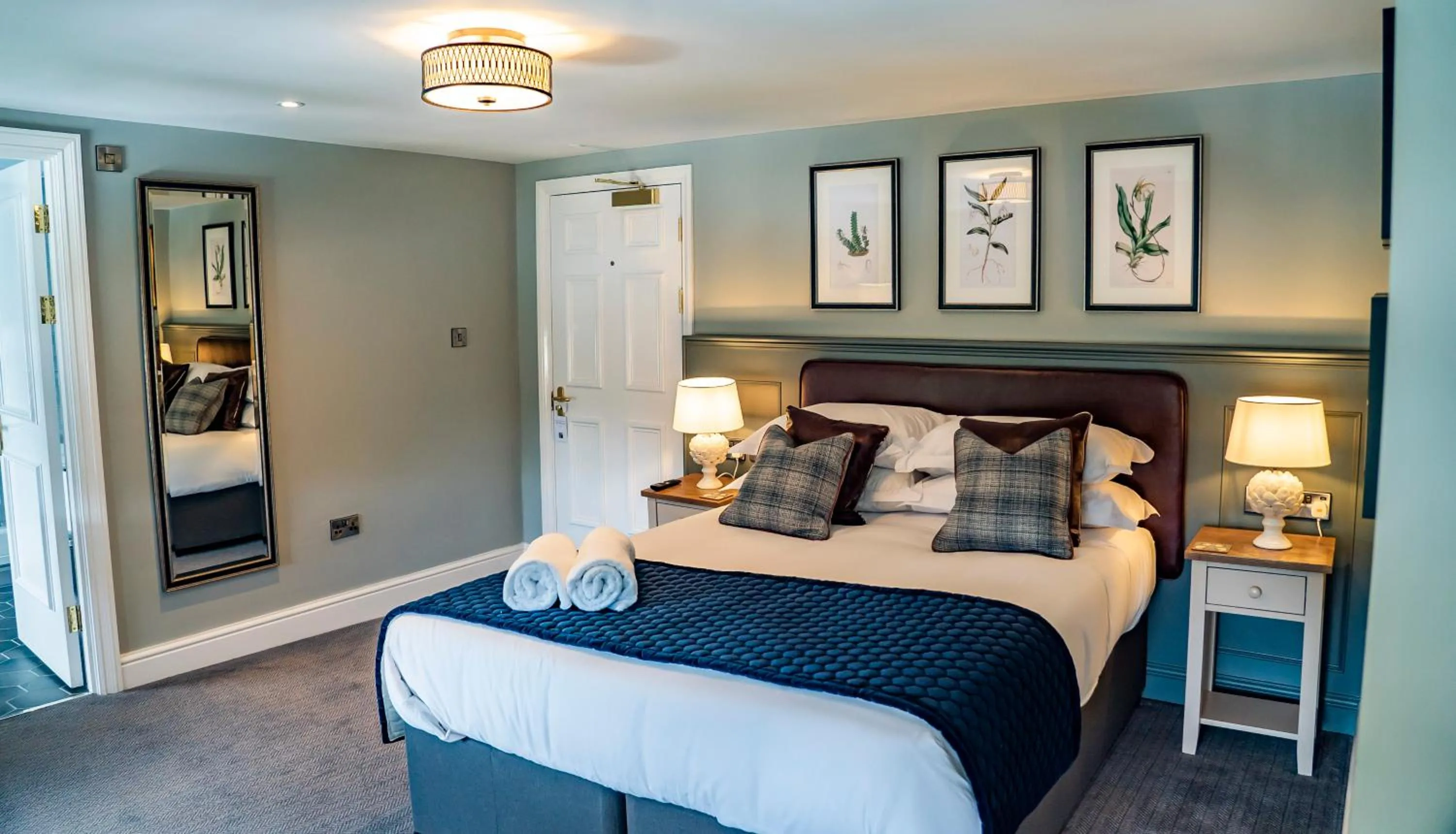Deluxe Double Room in Mytton and Mermaid - Brunning and Price