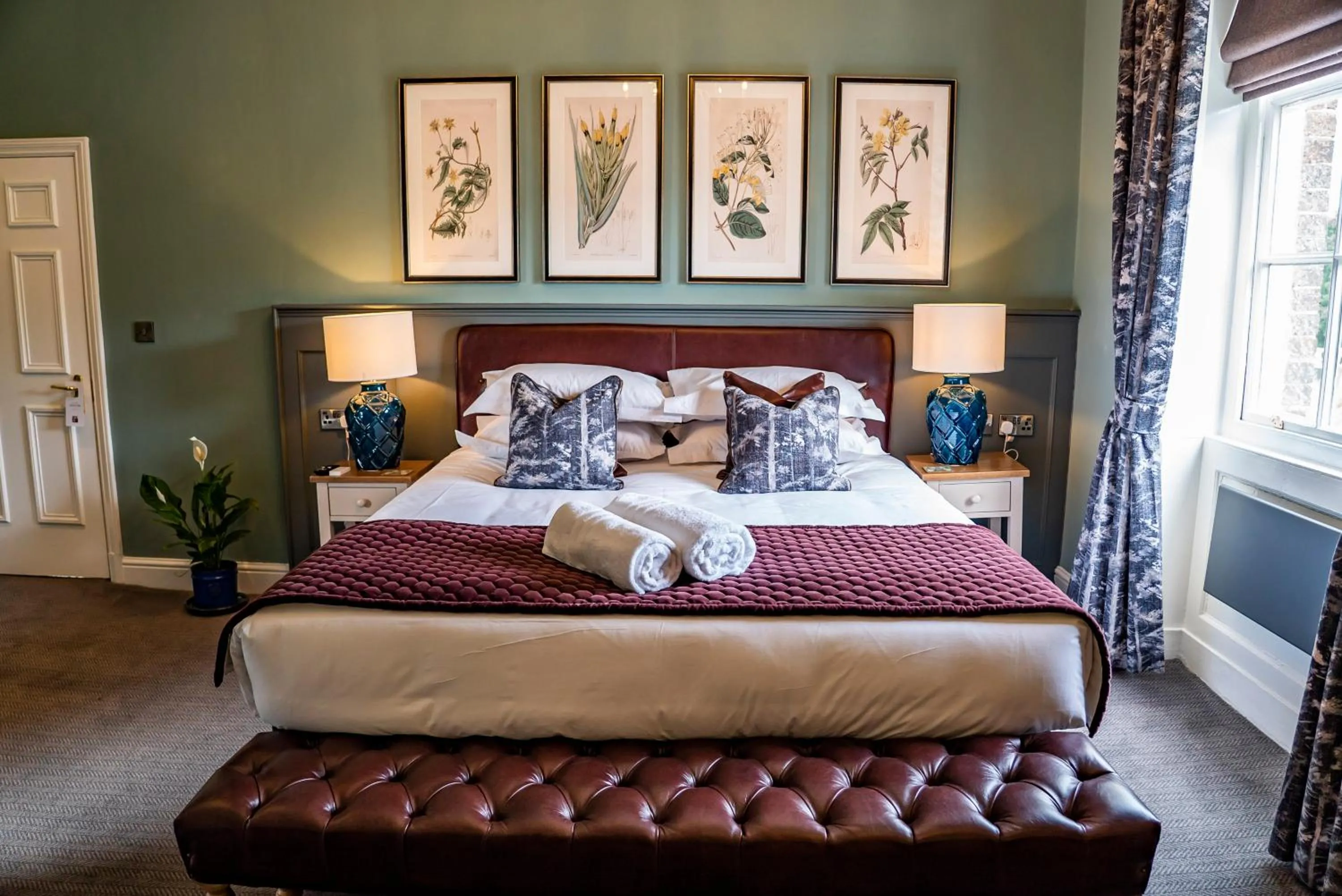 Superior Double Room in Mytton and Mermaid - Brunning and Price