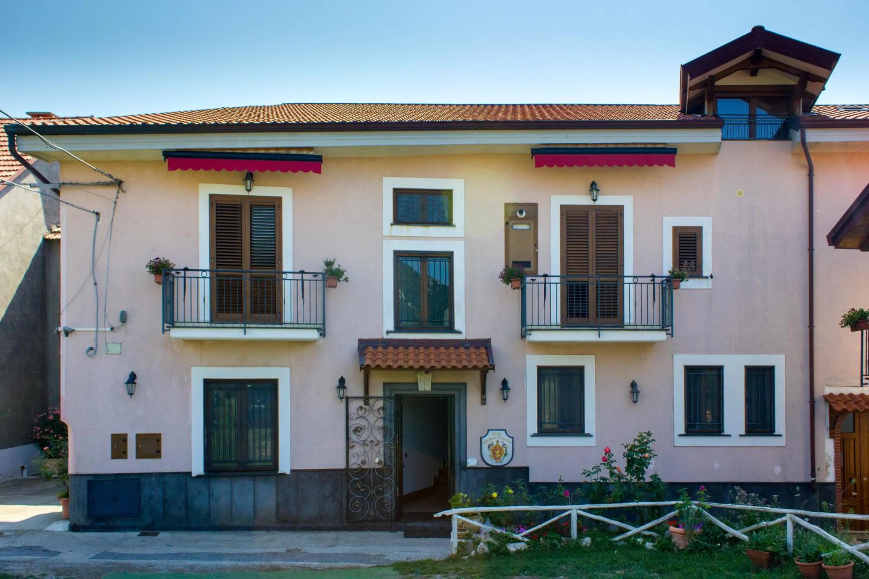 Facade/entrance in Villa Donna Fausta