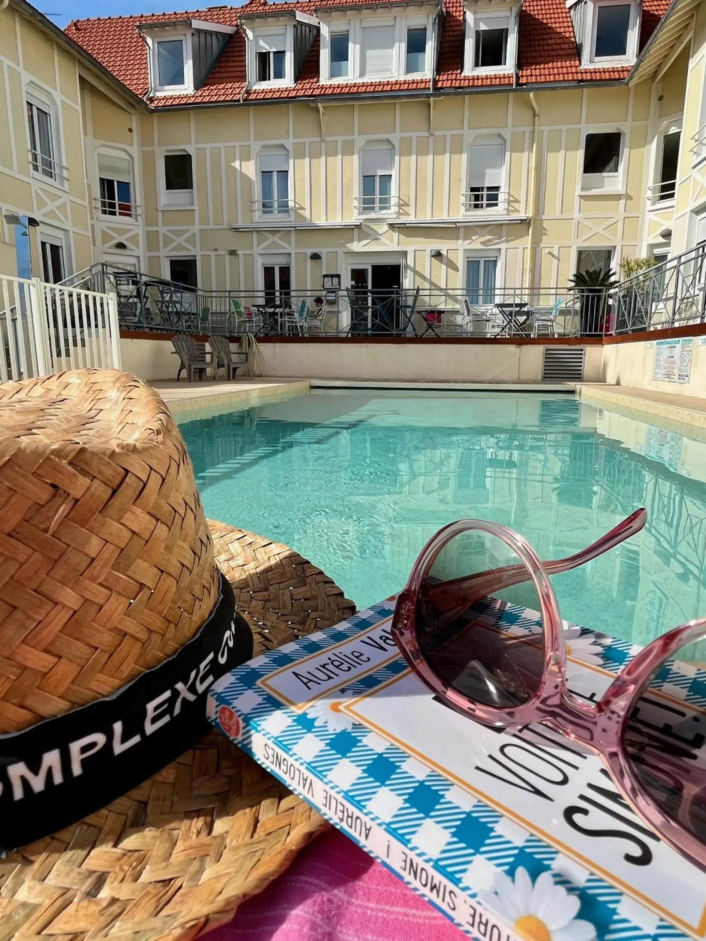 Swimming pool in Boutique Hôtel d'Orbigny Chatelaillon - La Rochelle Swimming pool in Boutique Hôtel d'Orbigny Chatelaillon - La Rochelle