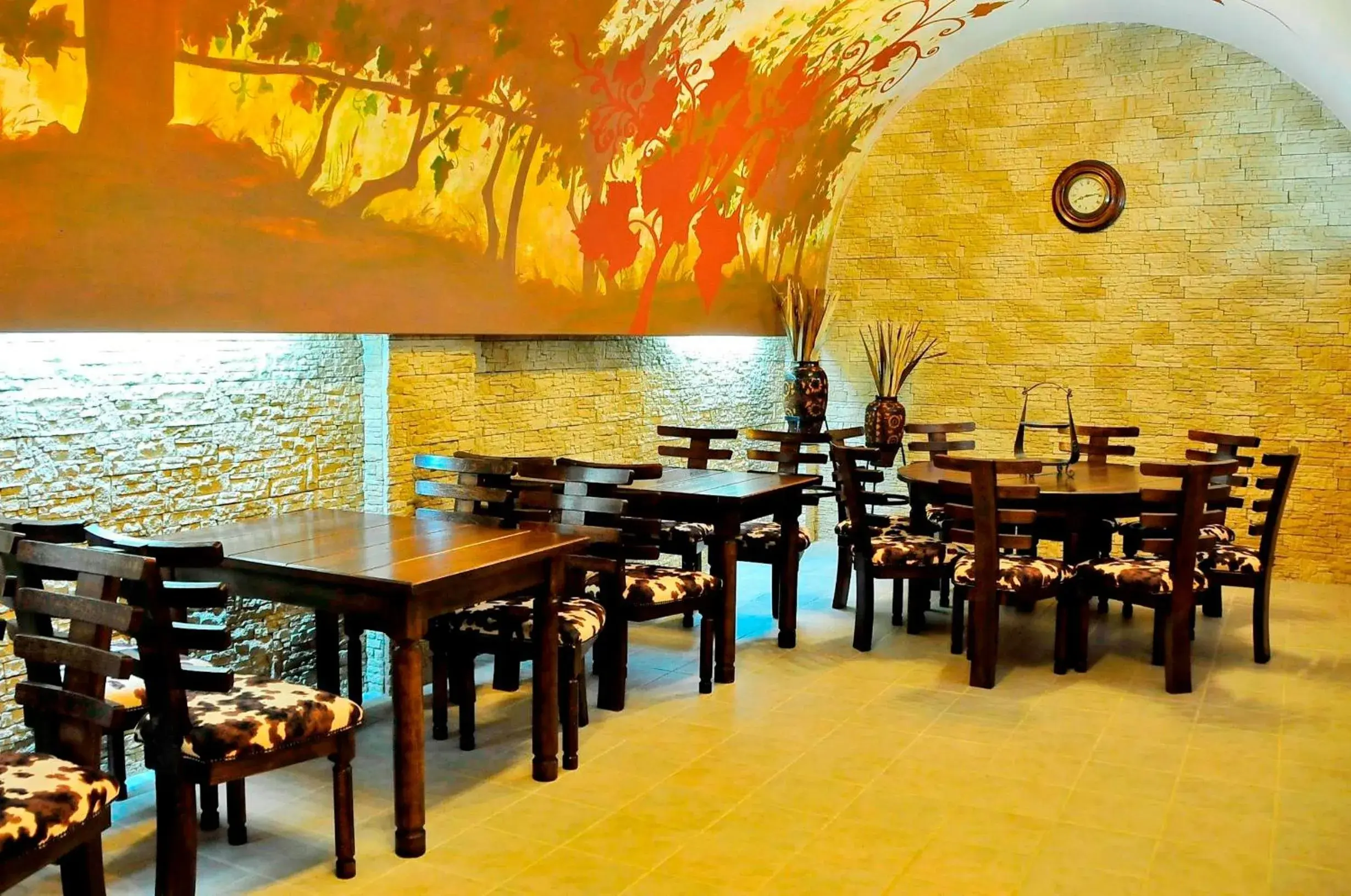 Restaurant/places to eat in Hotel Clermont Restaurant/places to eat in Hotel Clermont