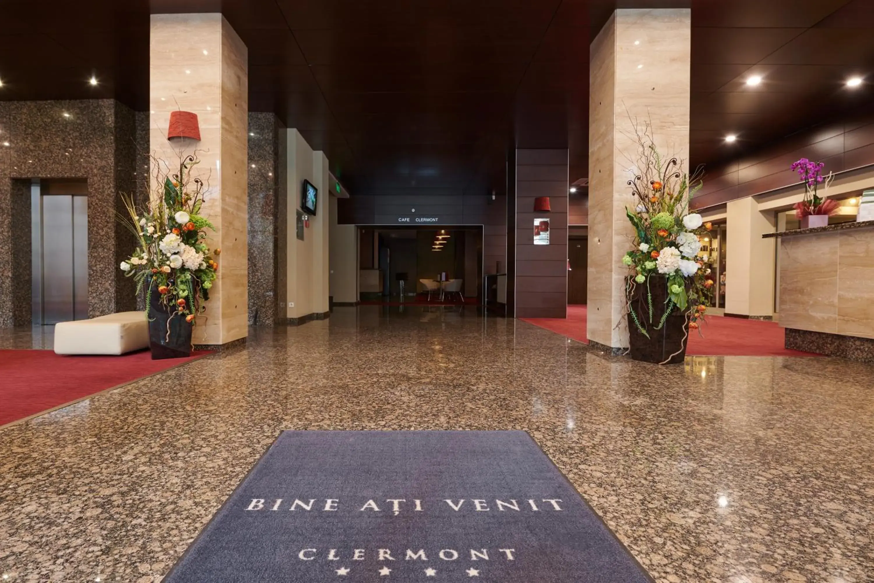 Lobby or reception in Hotel Clermont Lobby or reception in Hotel Clermont