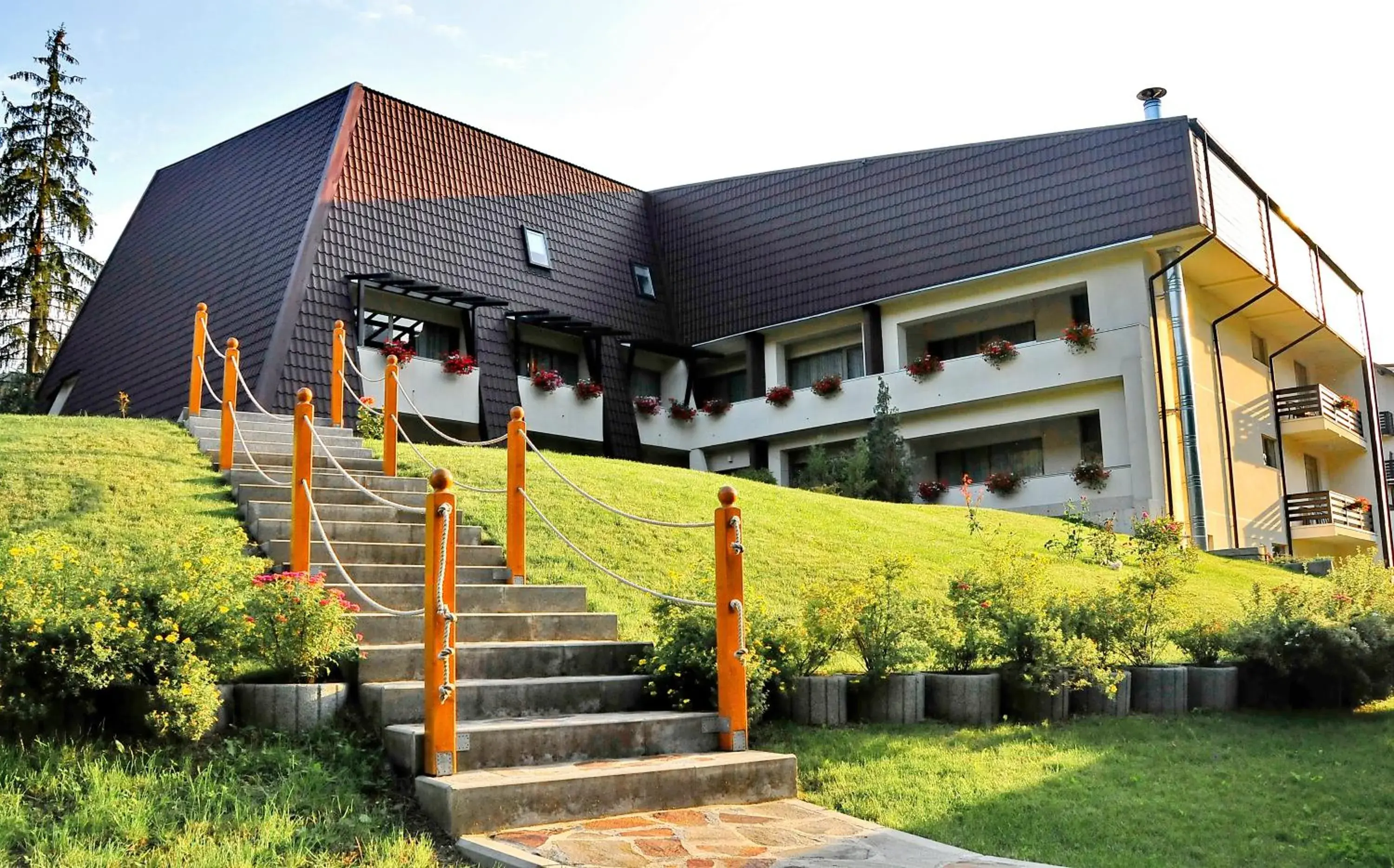 Garden view in Hotel Clermont Garden view in Hotel Clermont