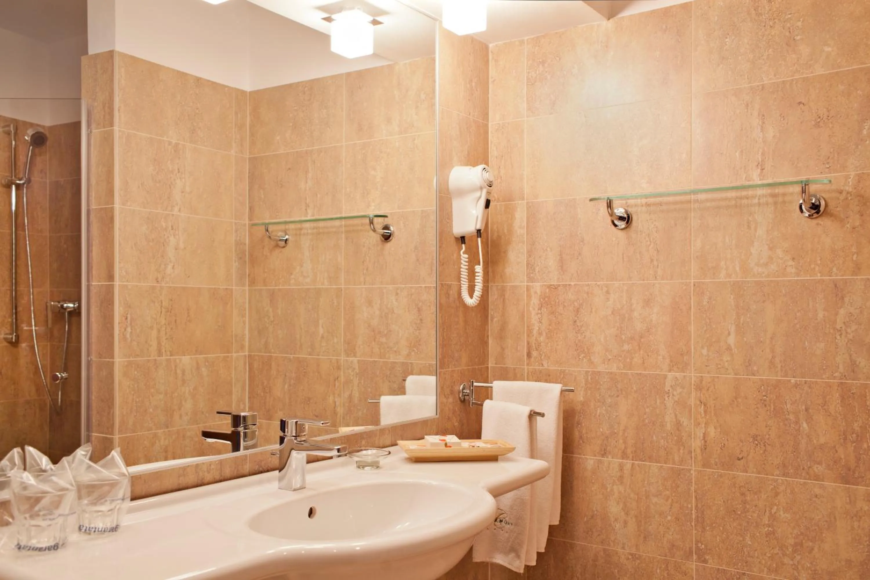 Bathroom in Hotel Clermont