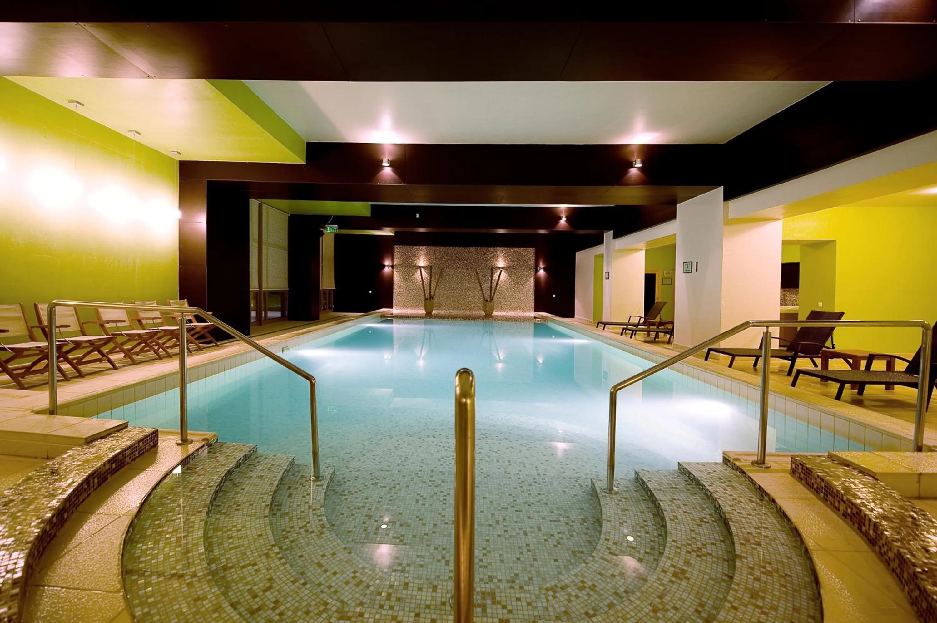 Swimming pool in Hotel Clermont