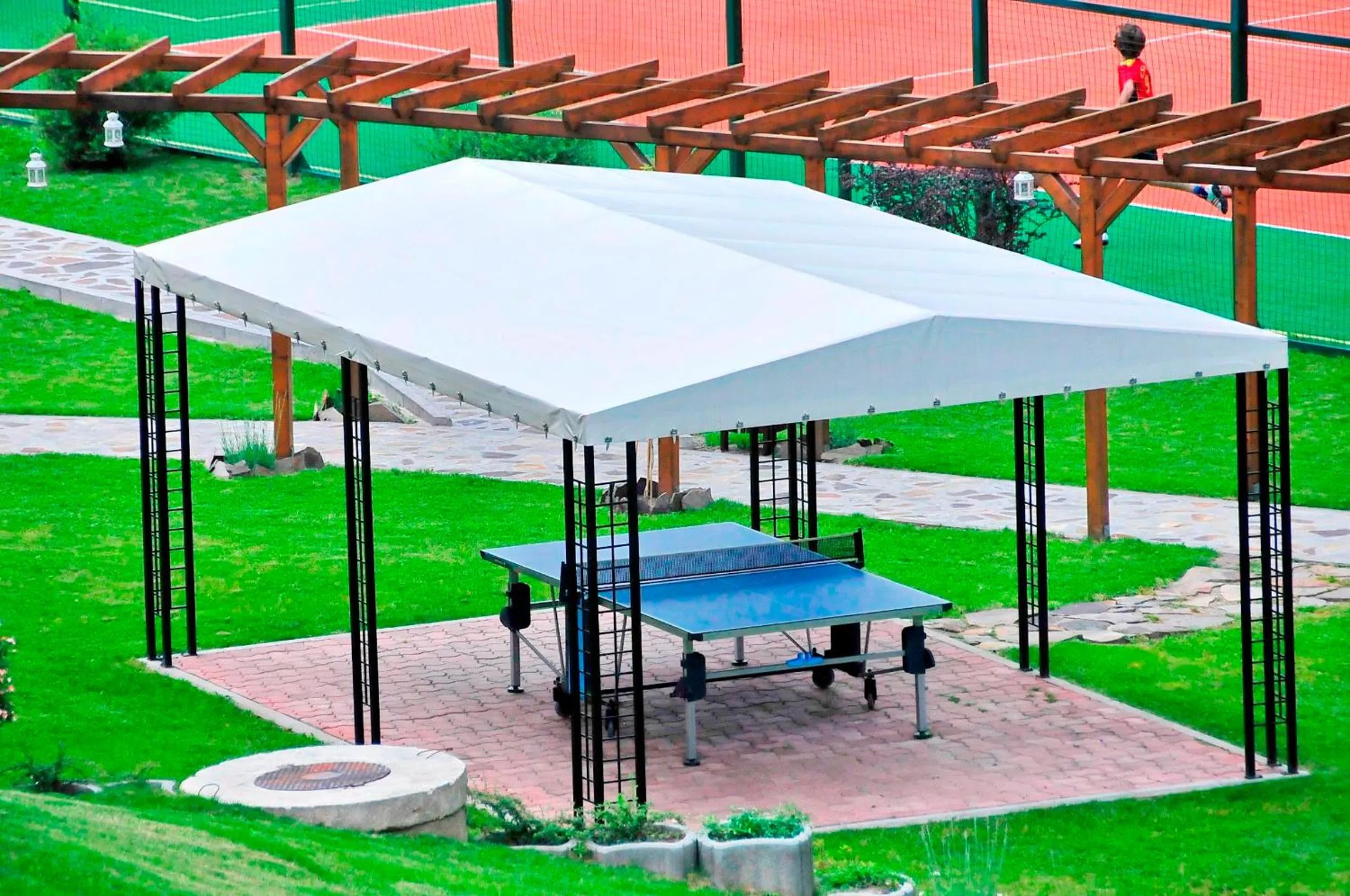 Table tennis in Hotel Clermont