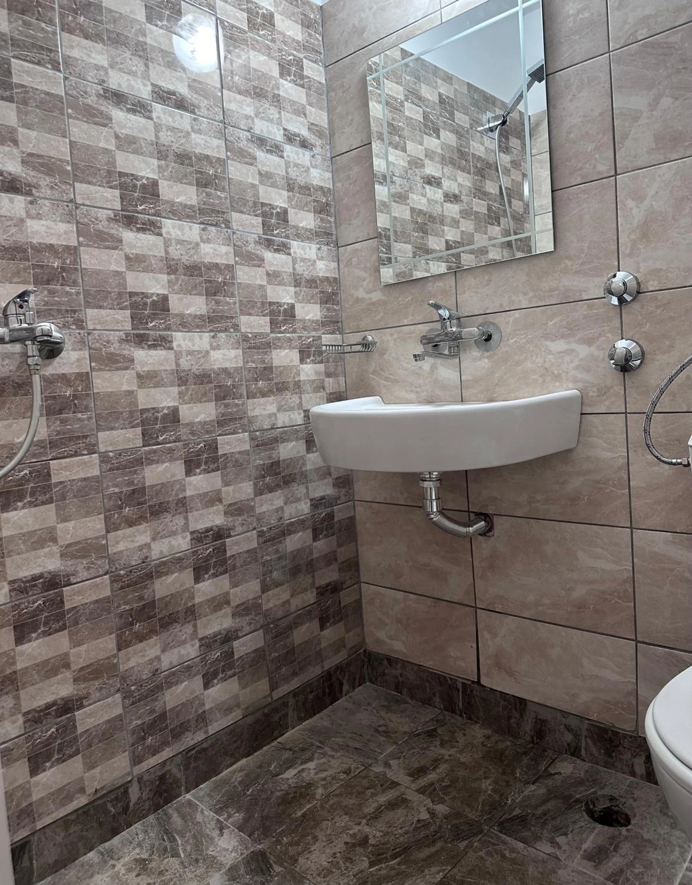 Bathroom in Hotel Varshava