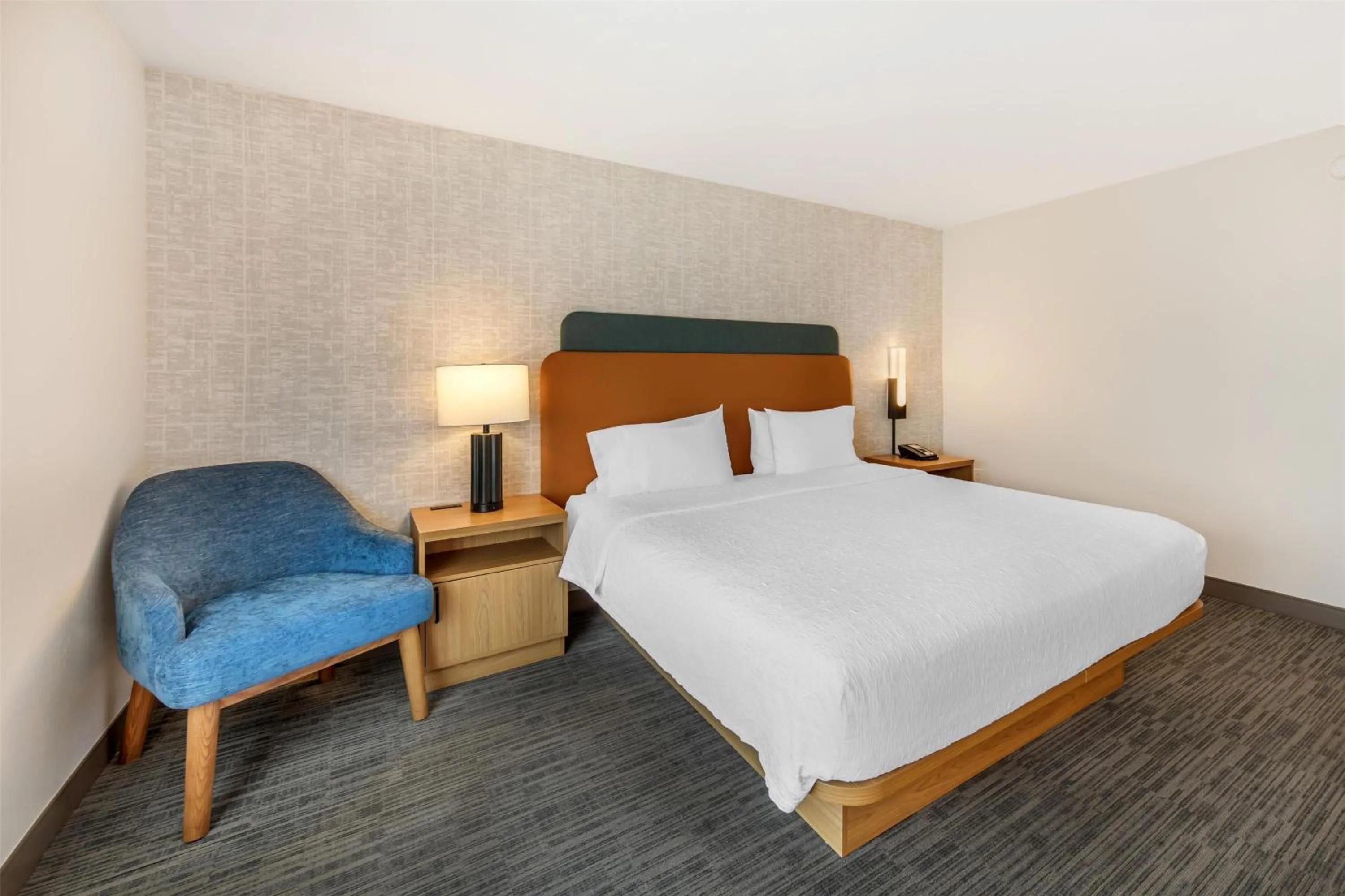 Bed in Hampton Inn & Suites Moreno Valley