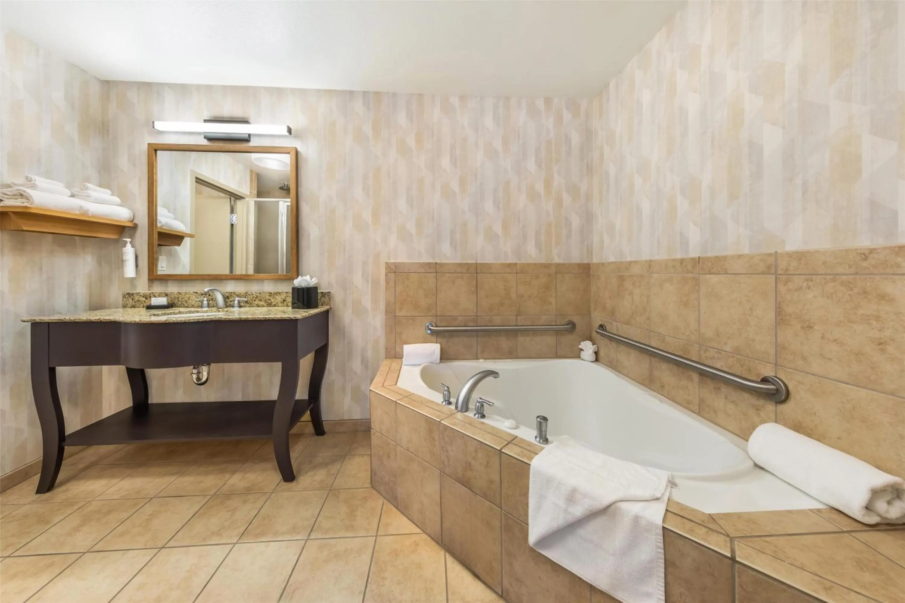 Bathroom in Hampton Inn & Suites Moreno Valley