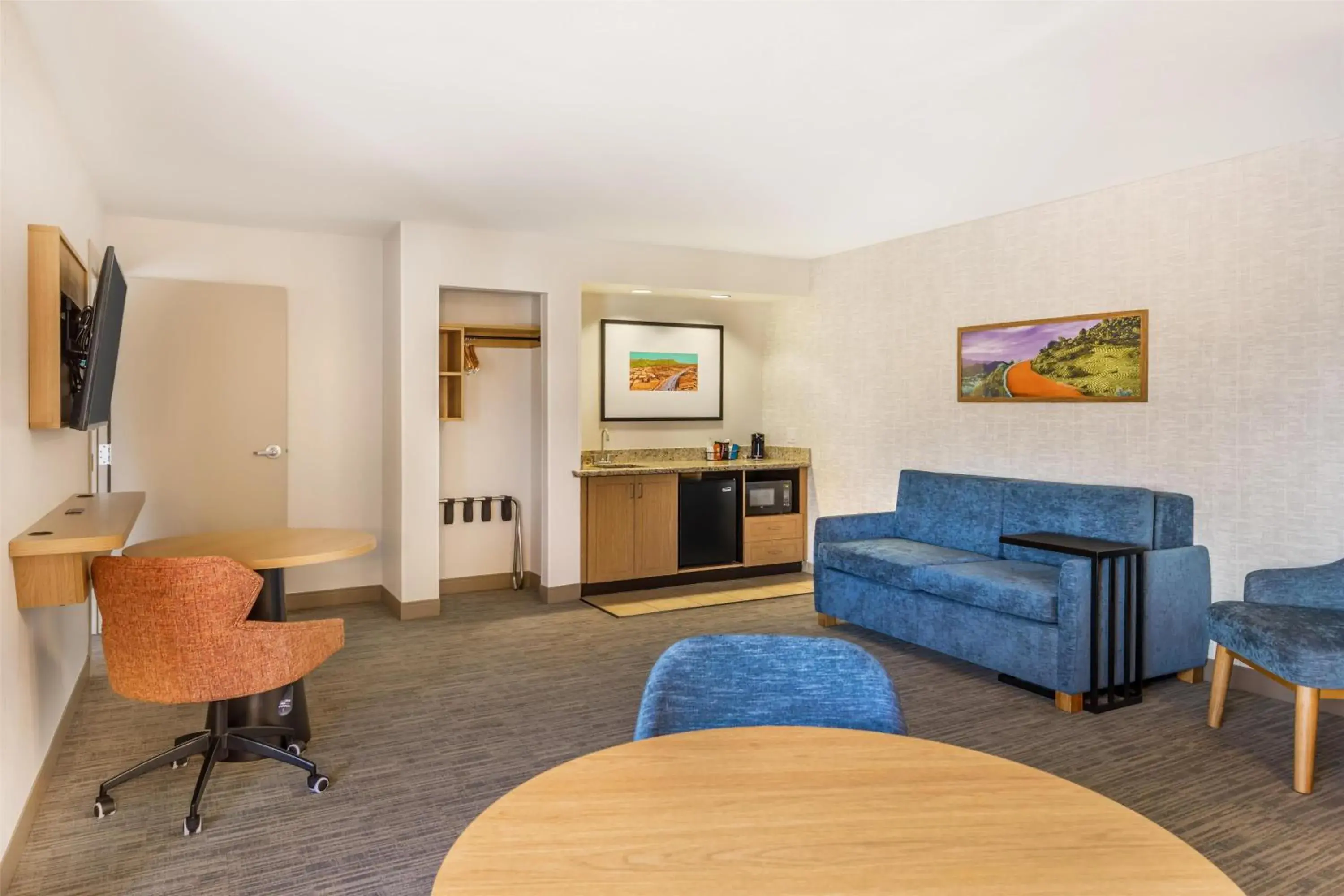 Bedroom in Hampton Inn & Suites Moreno Valley Bedroom in Hampton Inn & Suites Moreno Valley