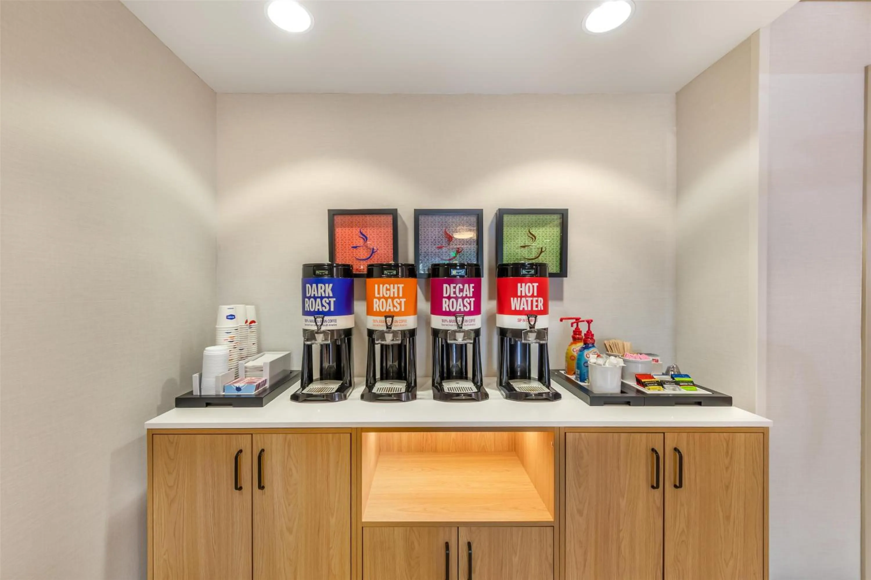 Restaurant/places to eat in Hampton Inn & Suites Moreno Valley