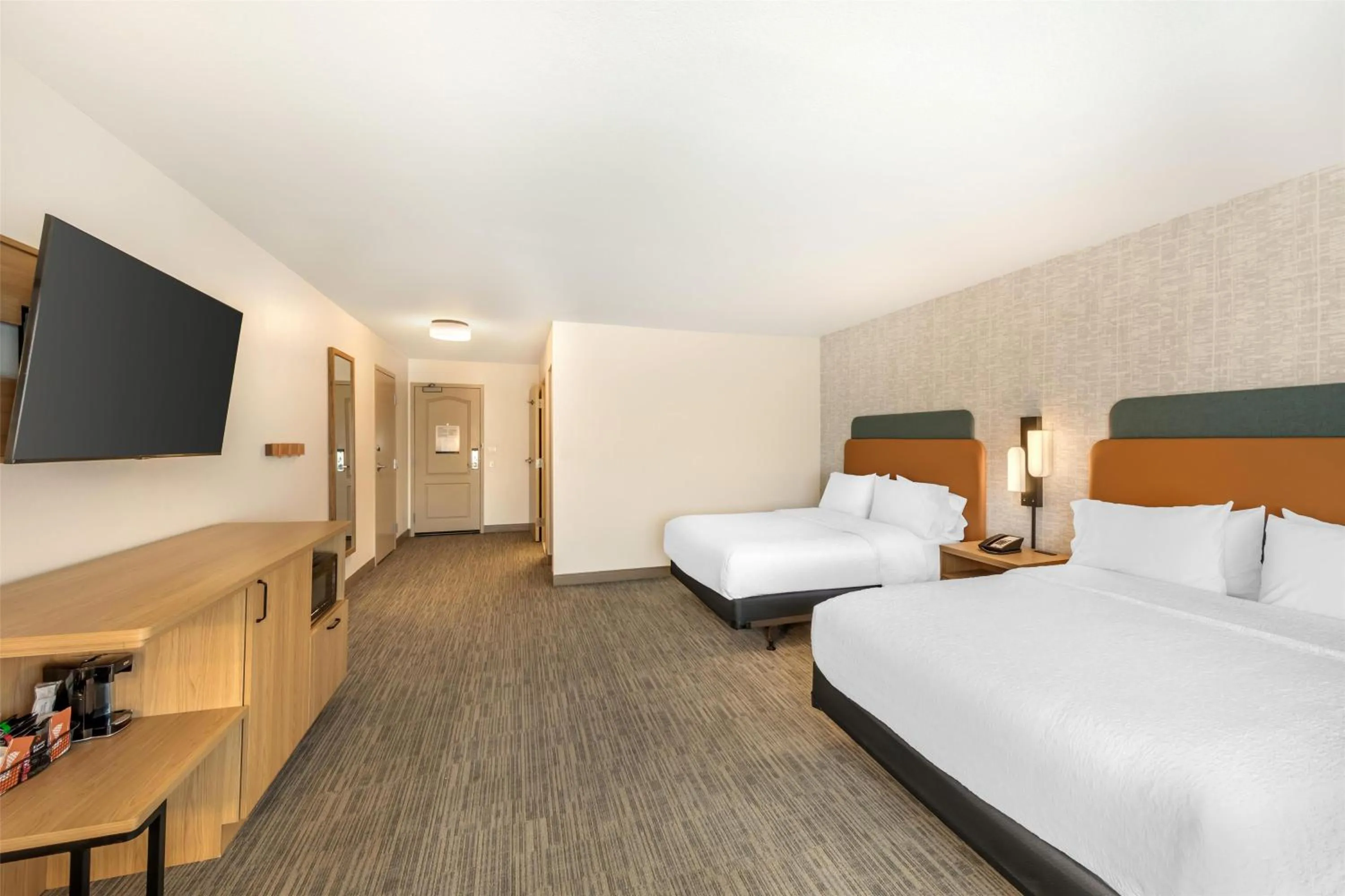 Bedroom, Bed in Hampton Inn & Suites Moreno Valley