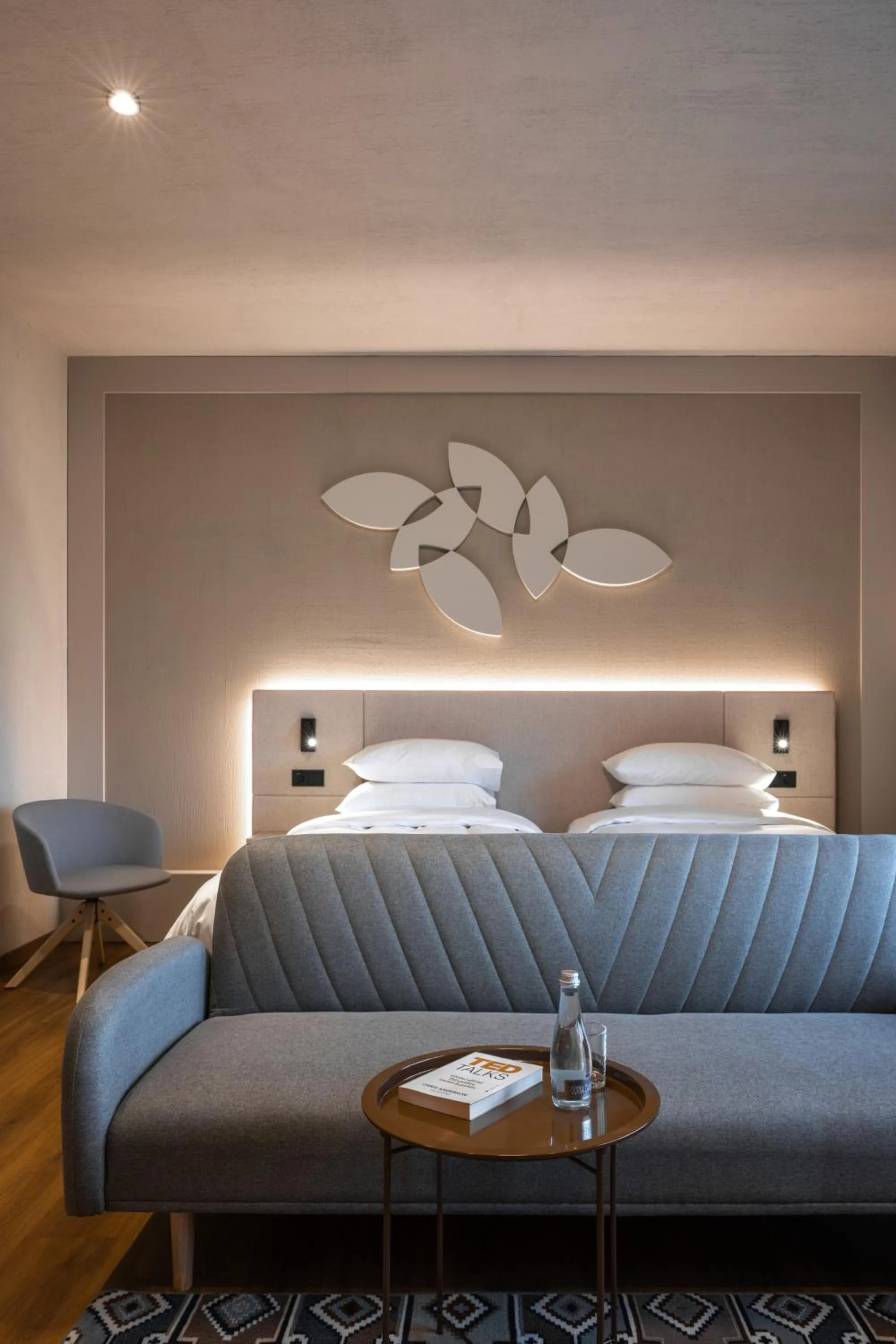 Photo of the whole room, Bed in Mimi Hotel Chisinau Jolly Alon