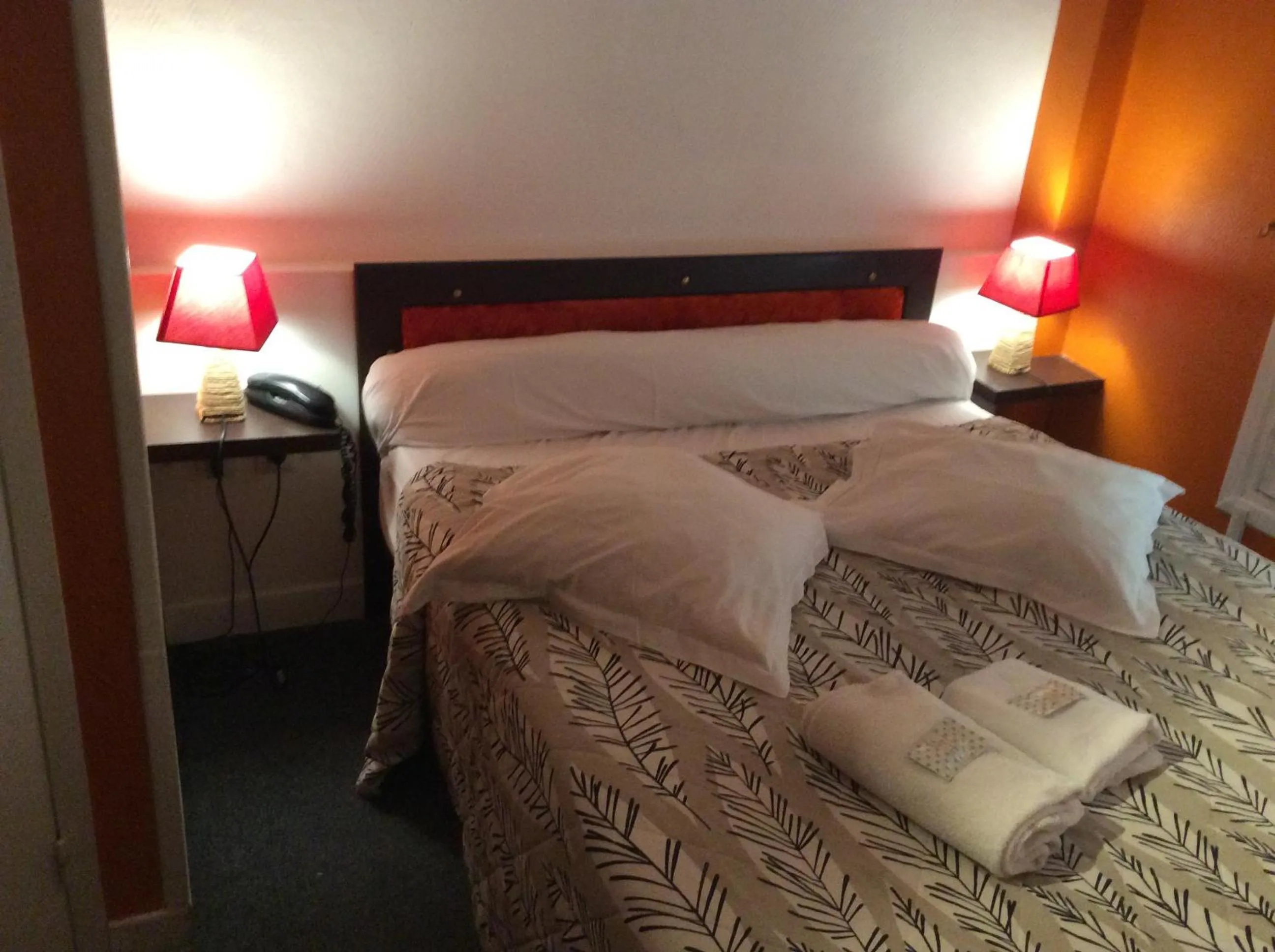 Bed in Hotel du Cygne