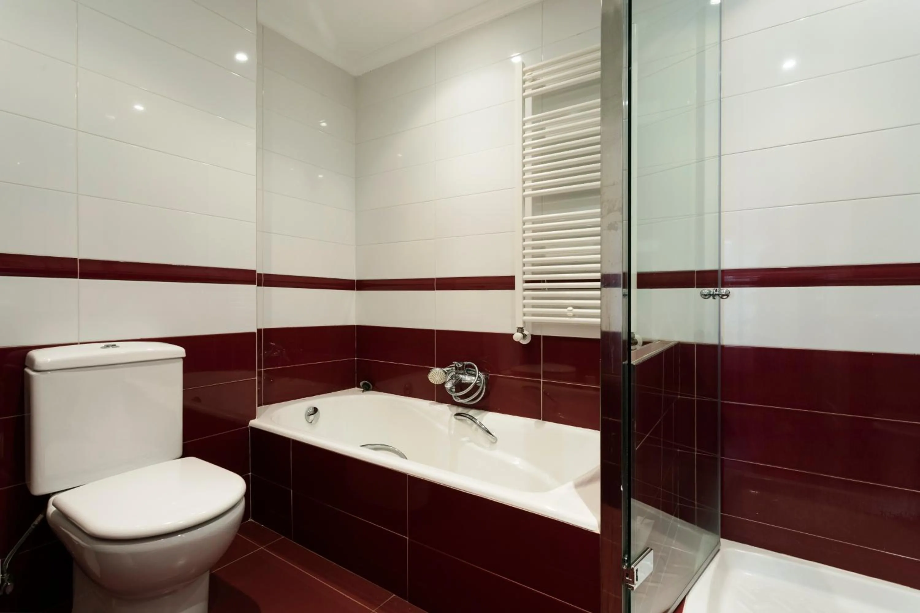 Bathroom in Hondarribia by Basquelidays