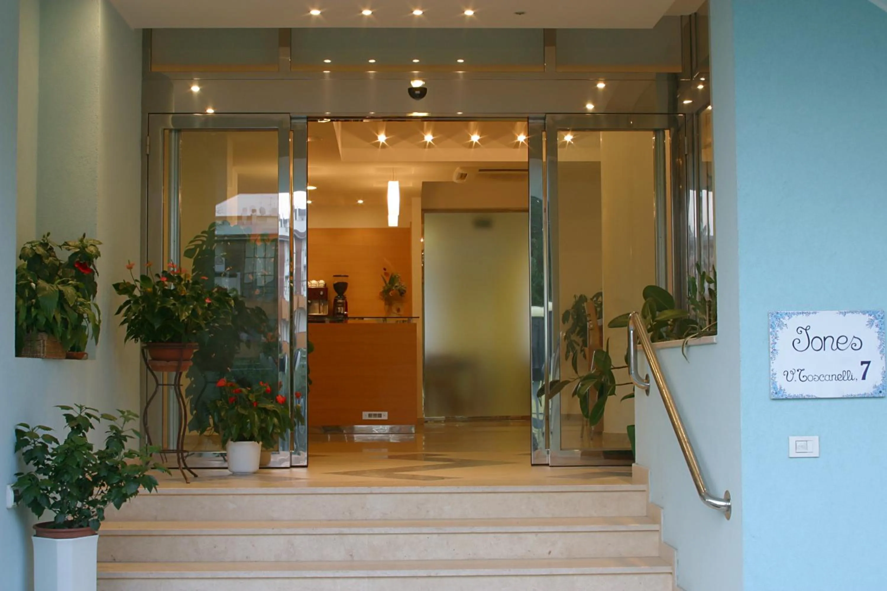 Facade/entrance in Hotel Iones